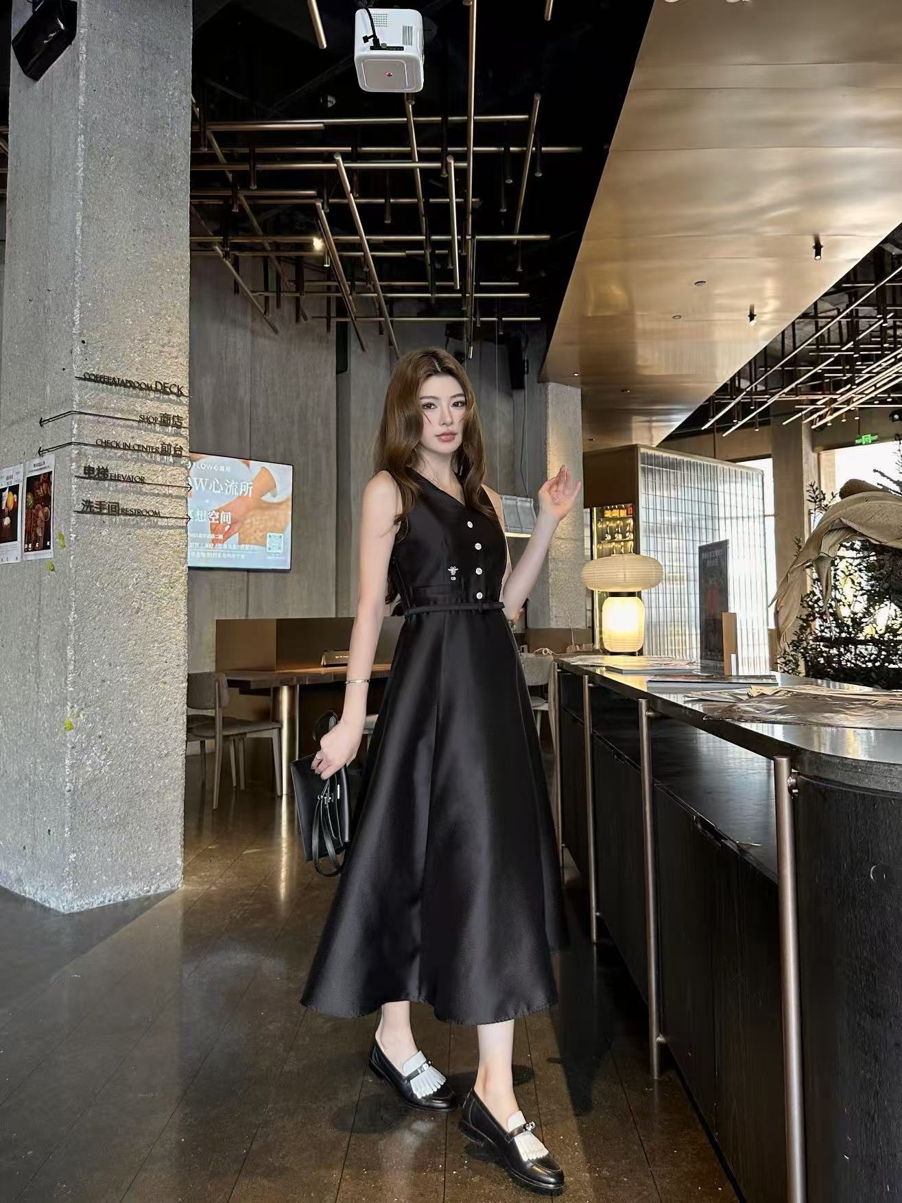 DI0R高品質Vネックのノースリーブドレス【50％割引+送料無料】