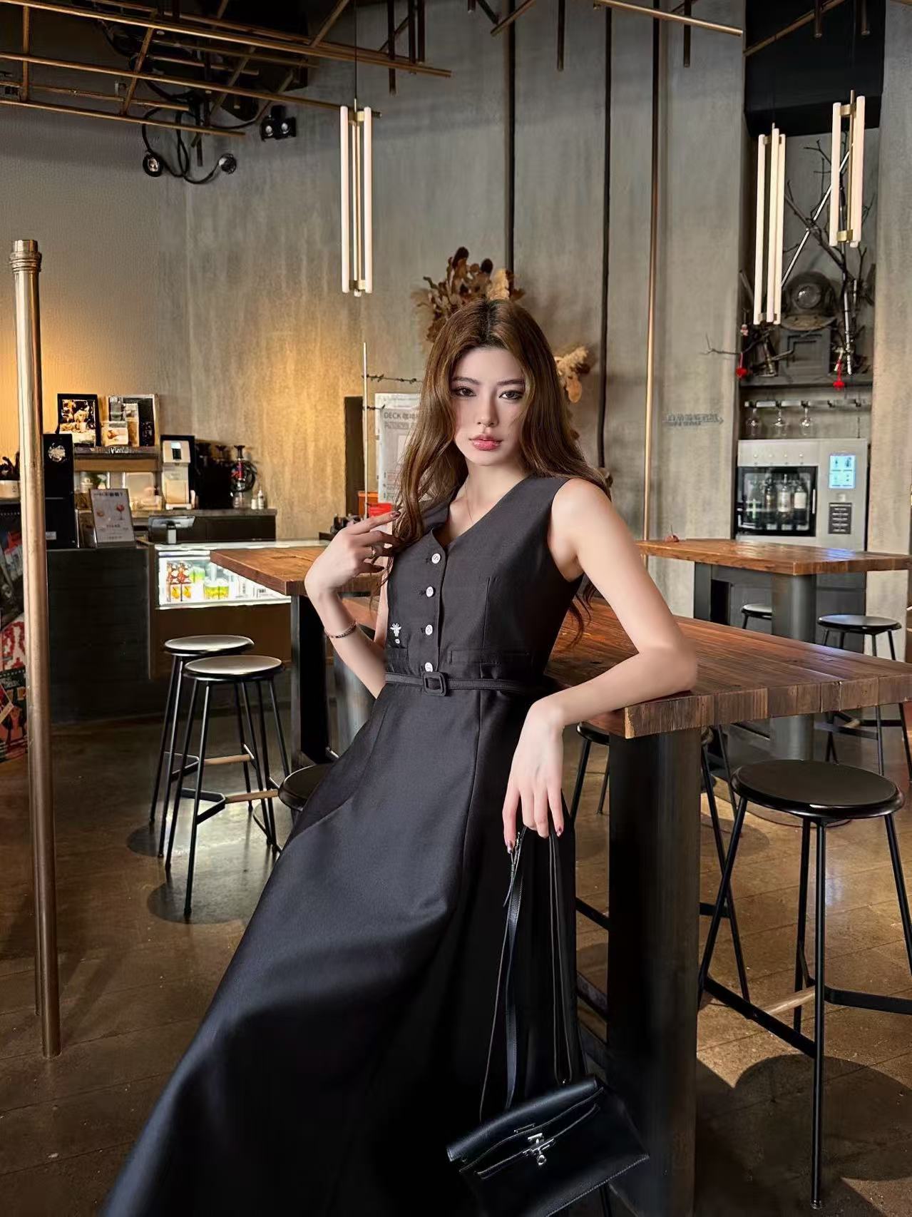 DI0R高品質Vネックのノースリーブドレス【50％割引+送料無料】