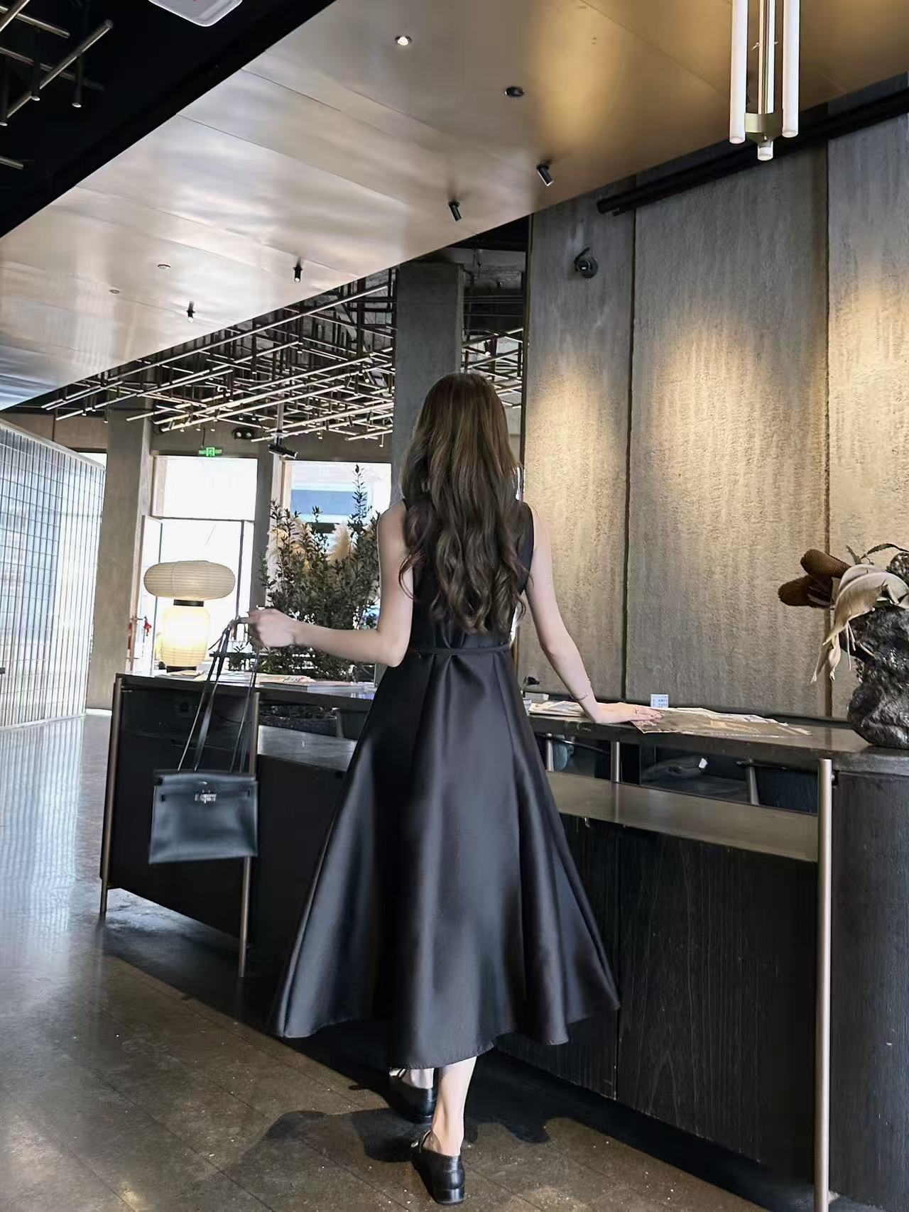 DI0R高品質Vネックのノースリーブドレス【50％割引+送料無料】