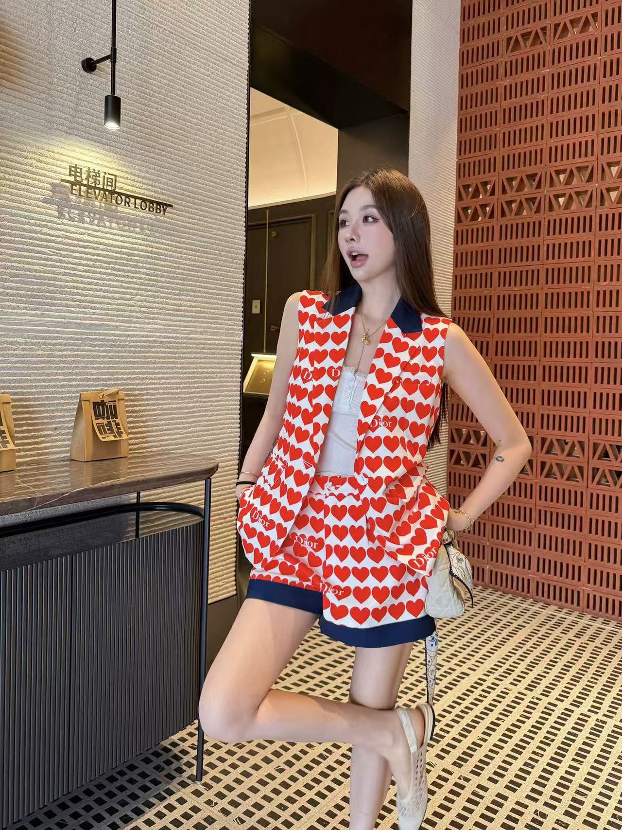 DI0R高品質のハート型ベストとショートパンツのツーピースセット【50％割引+送料無料】