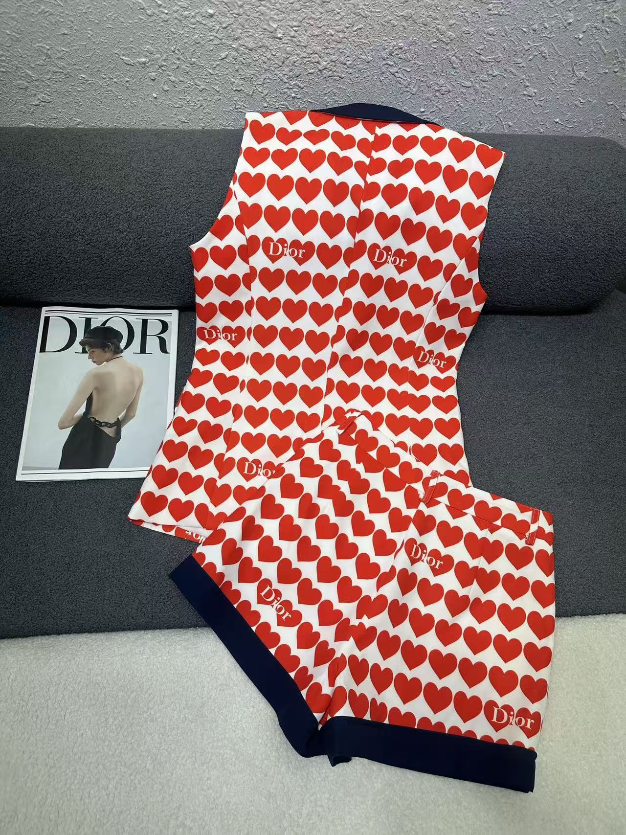 DI0R高品質のハート型ベストとショートパンツのツーピースセット【50％割引+送料無料】