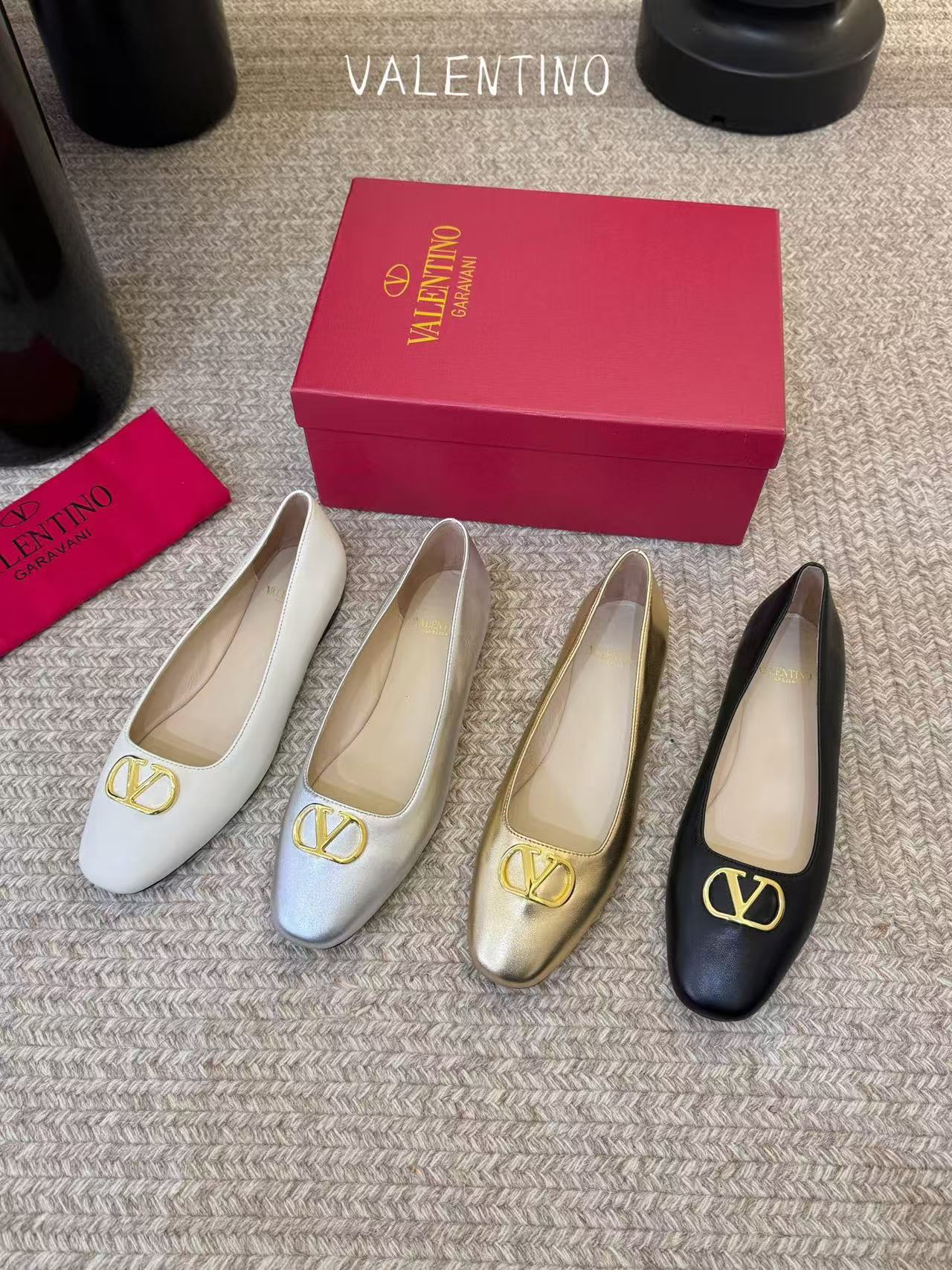 VALENT1NO 高品質牛革フラットシューズ【50％割引+送料無料】