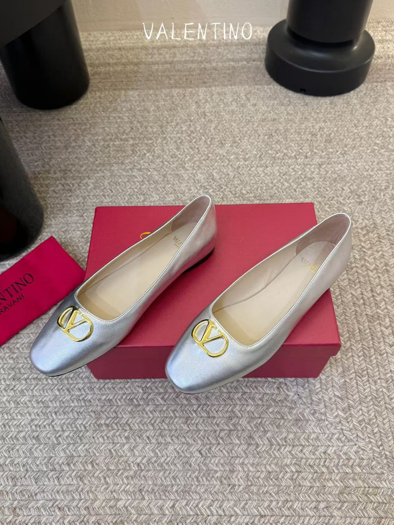 VALENT1NO 高品質牛革フラットシューズ【50％割引+送料無料】
