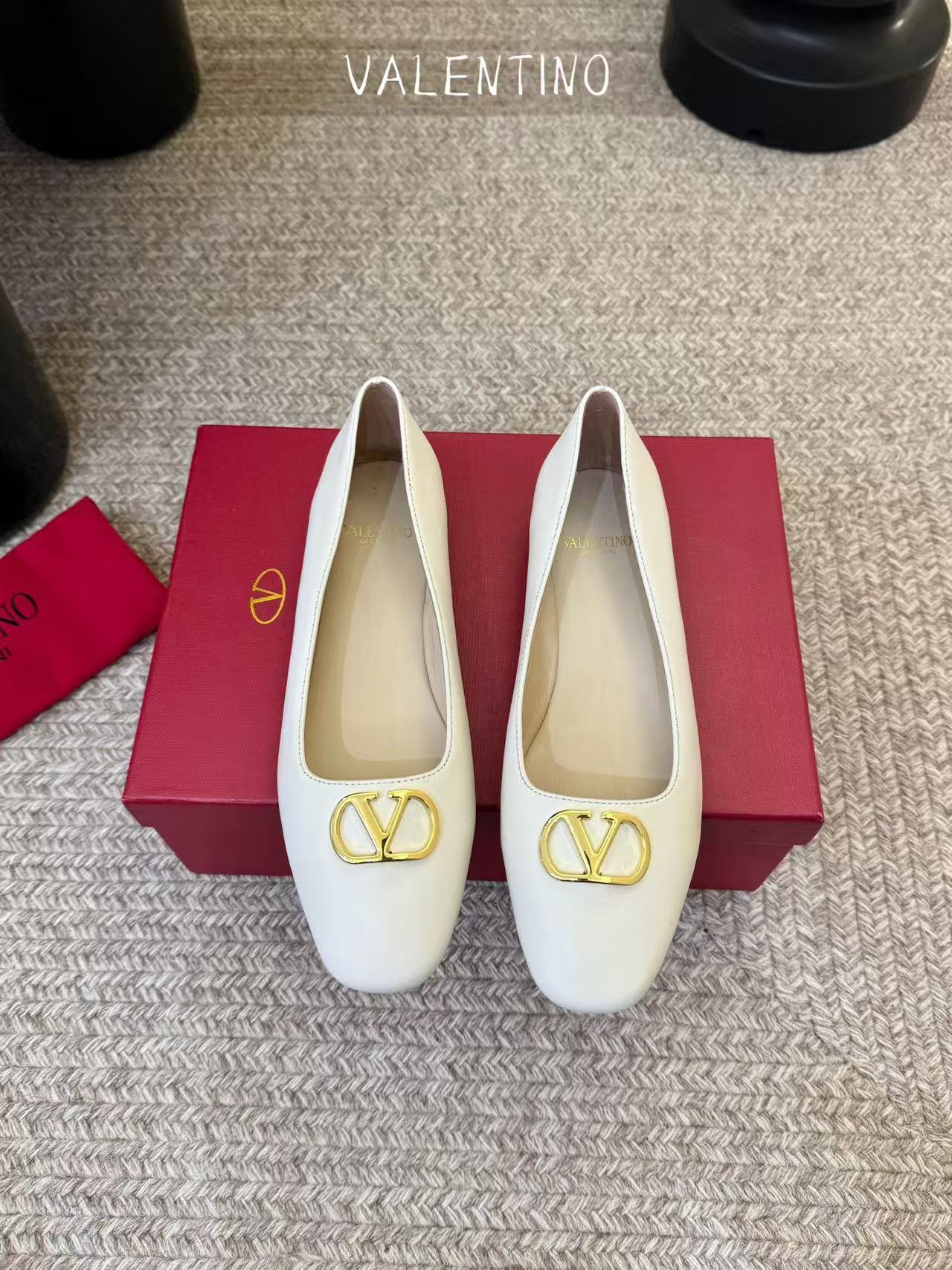 VALENT1NO 高品質牛革フラットシューズ【50％割引+送料無料】
