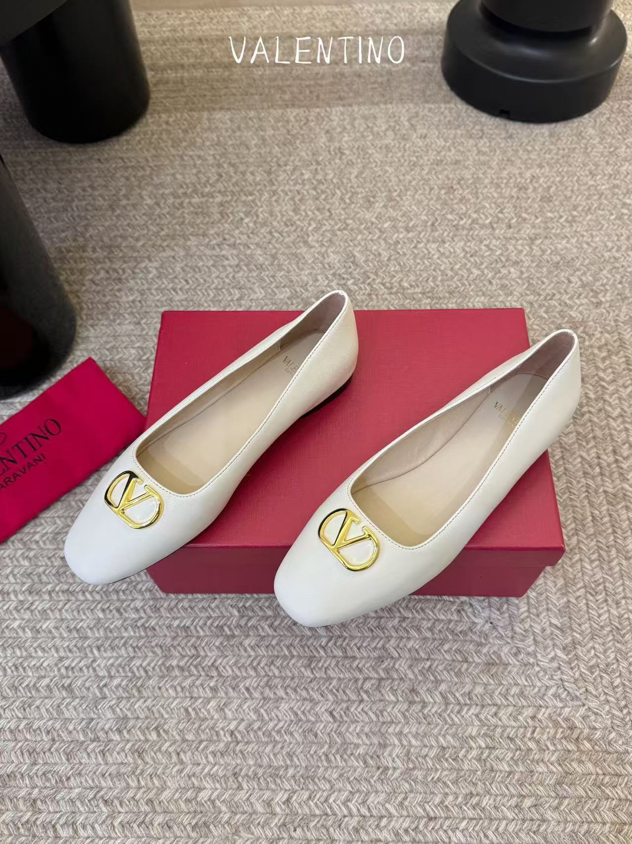 VALENT1NO 高品質牛革フラットシューズ【50％割引+送料無料】
