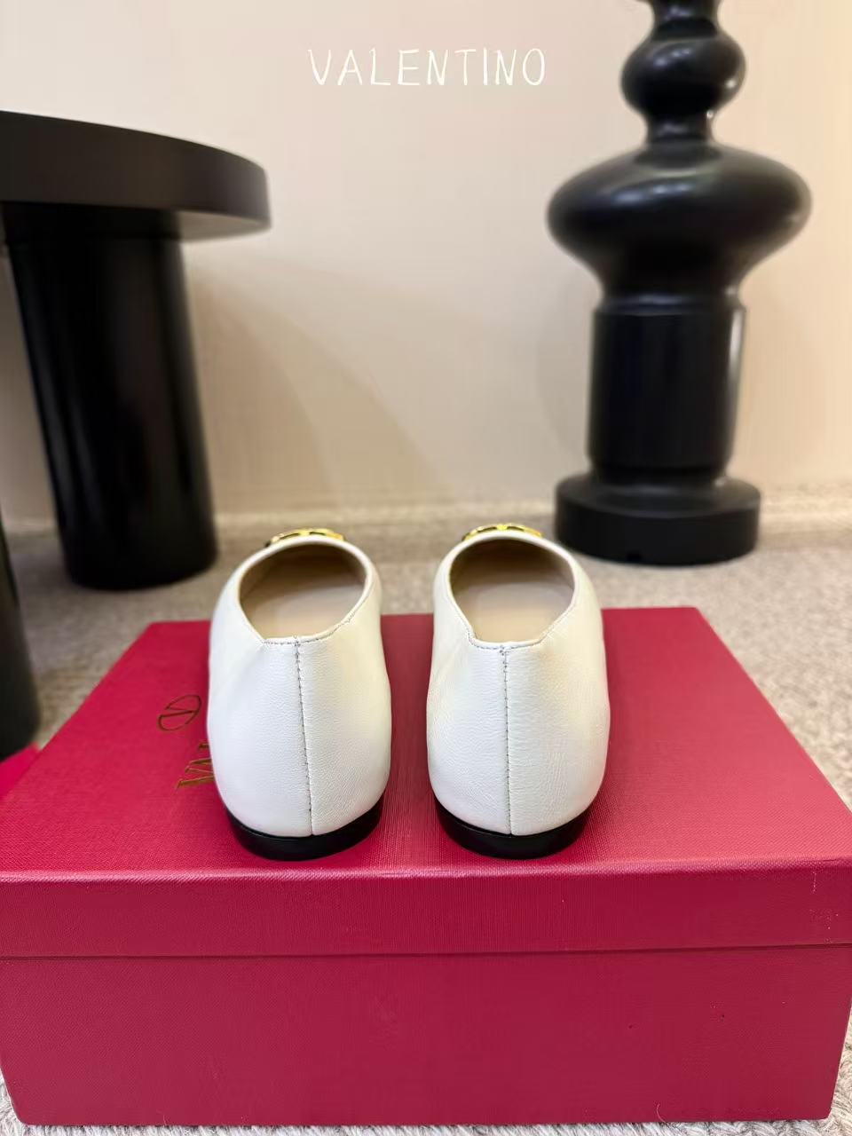 VALENT1NO 高品質牛革フラットシューズ【50％割引+送料無料】