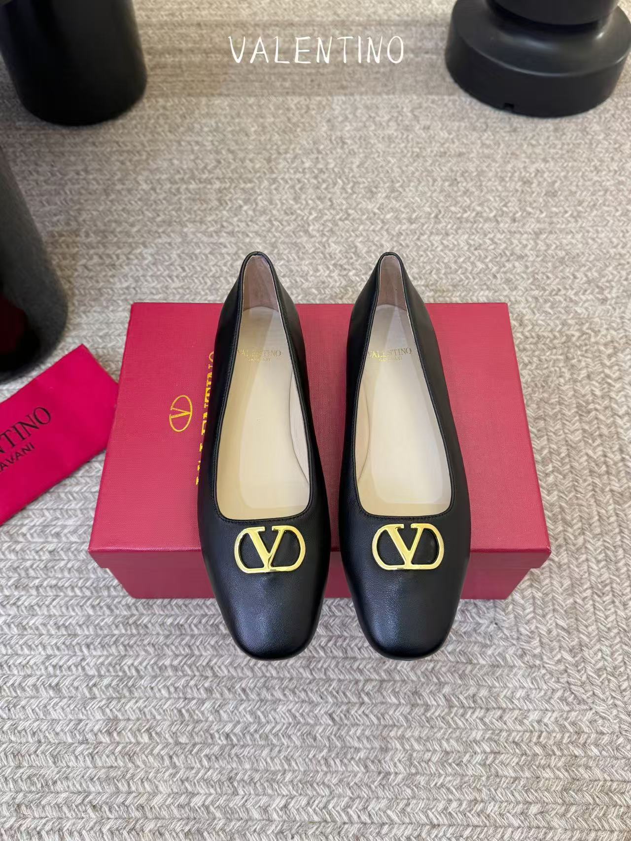 VALENT1NO 高品質牛革フラットシューズ【50％割引+送料無料】