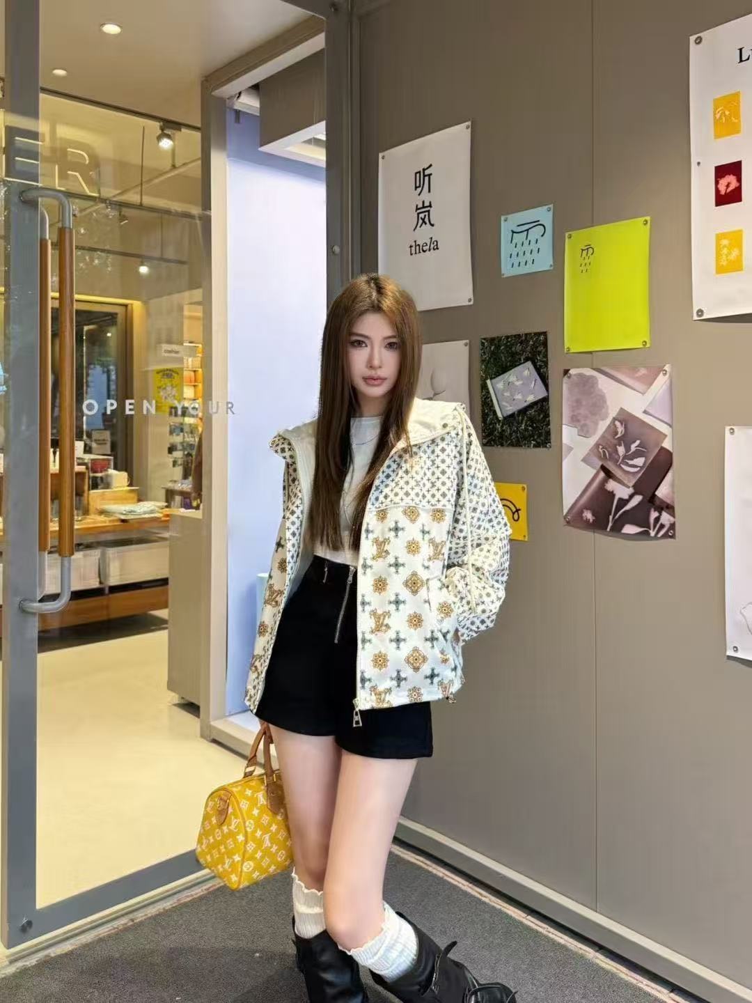 LVプリント柄のフード付きジャケット【50％割引+送料無料】