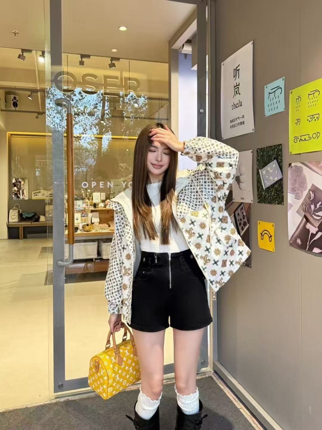 LVプリント柄のフード付きジャケット【50％割引+送料無料】