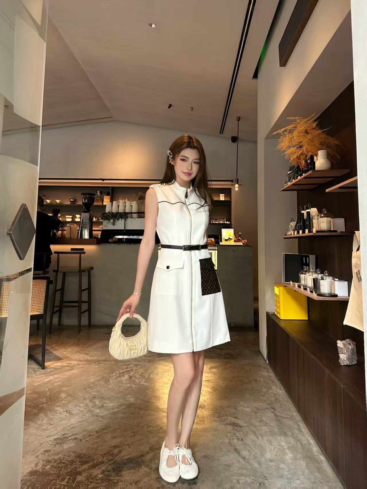 LVファスナー付きノースリーブドレス【50％割引+送料無料】