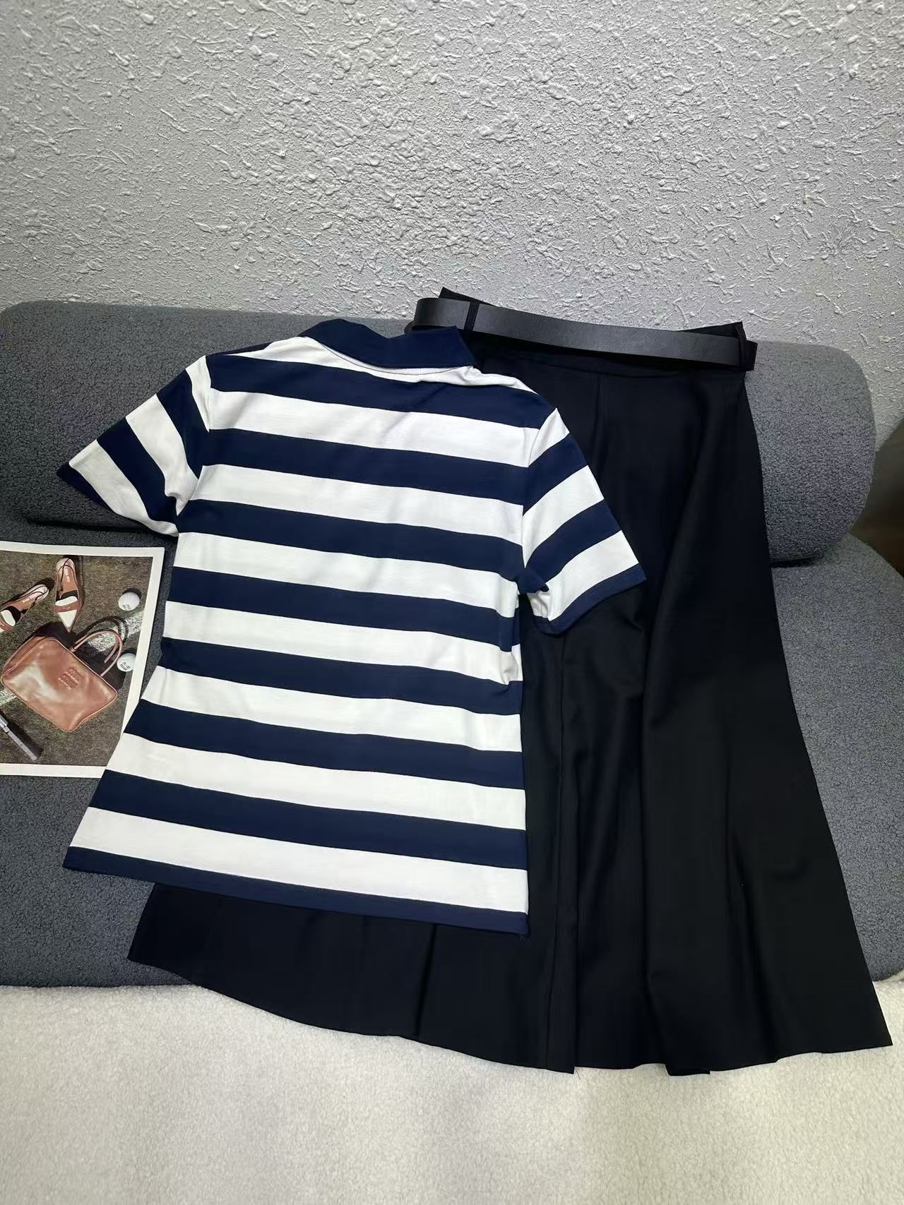 M1UM1U高品質トップス＋スカート ツーピースセット【50％割引+送料無料】