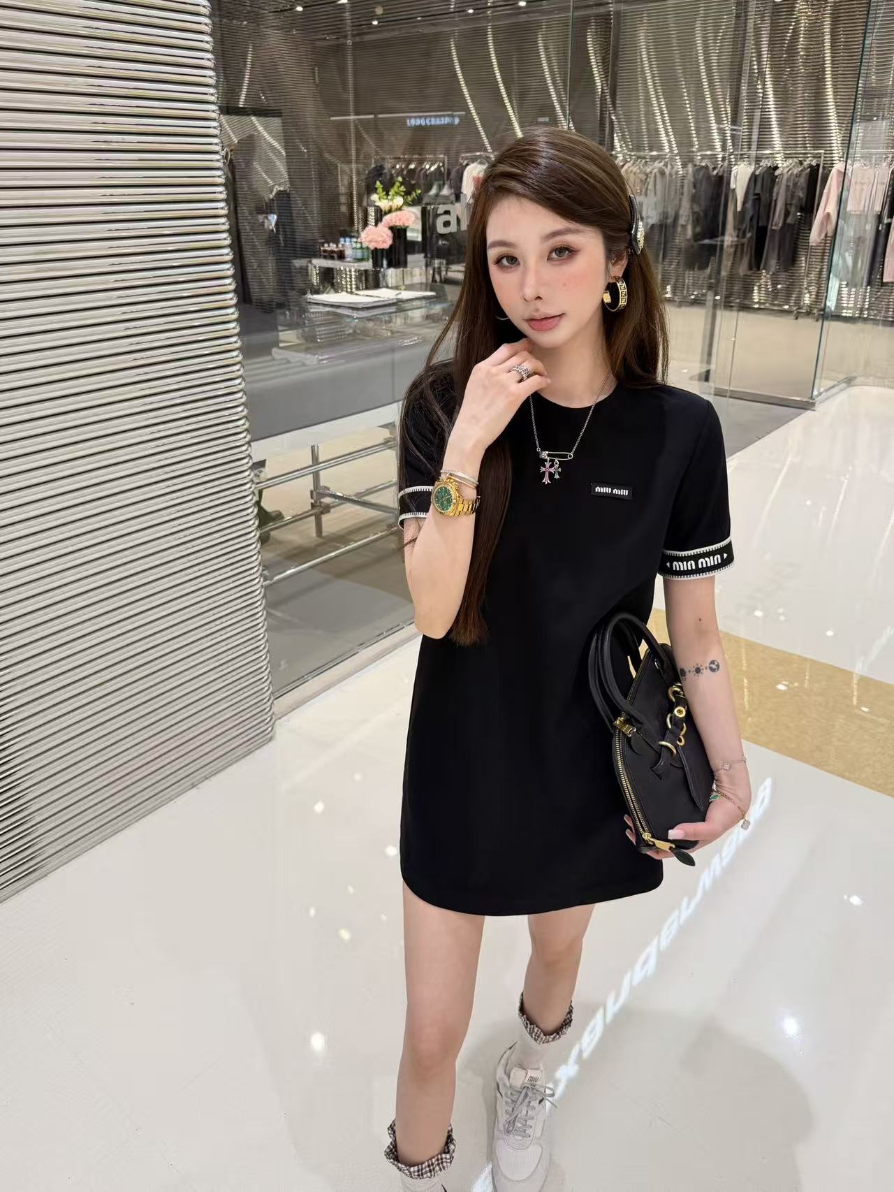 M1UM1U シンプルなレタードレス【50％割引+送料無料】