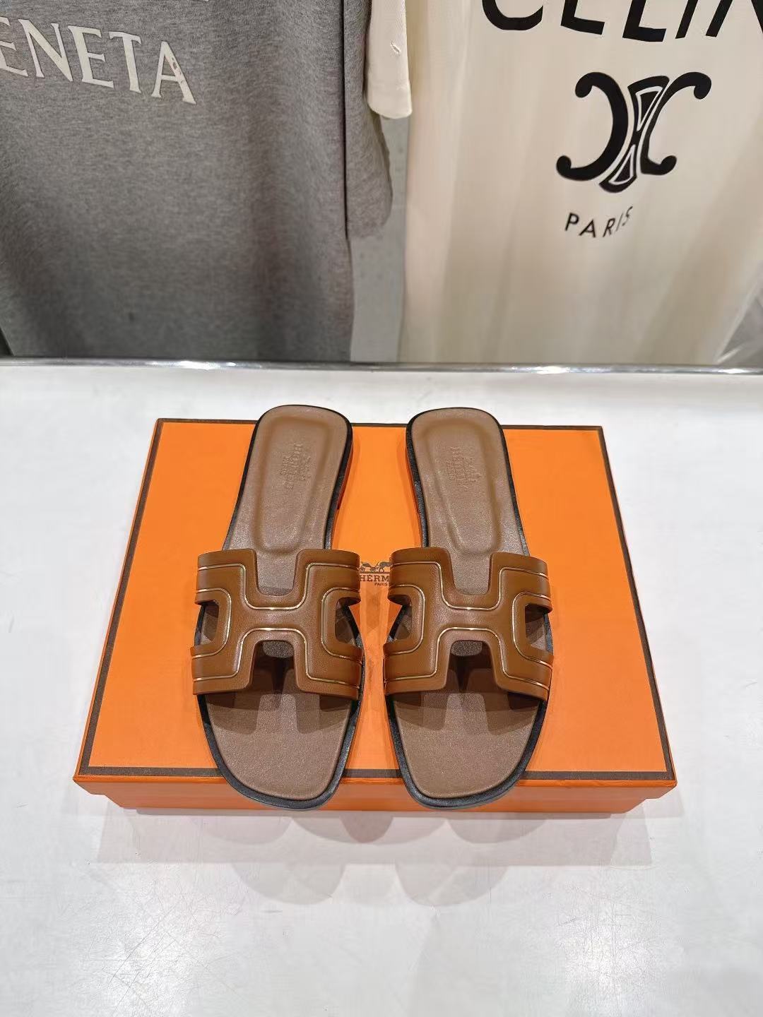 HERME5高品質なH型レザーフラットシューズ【50％割引+送料無料】