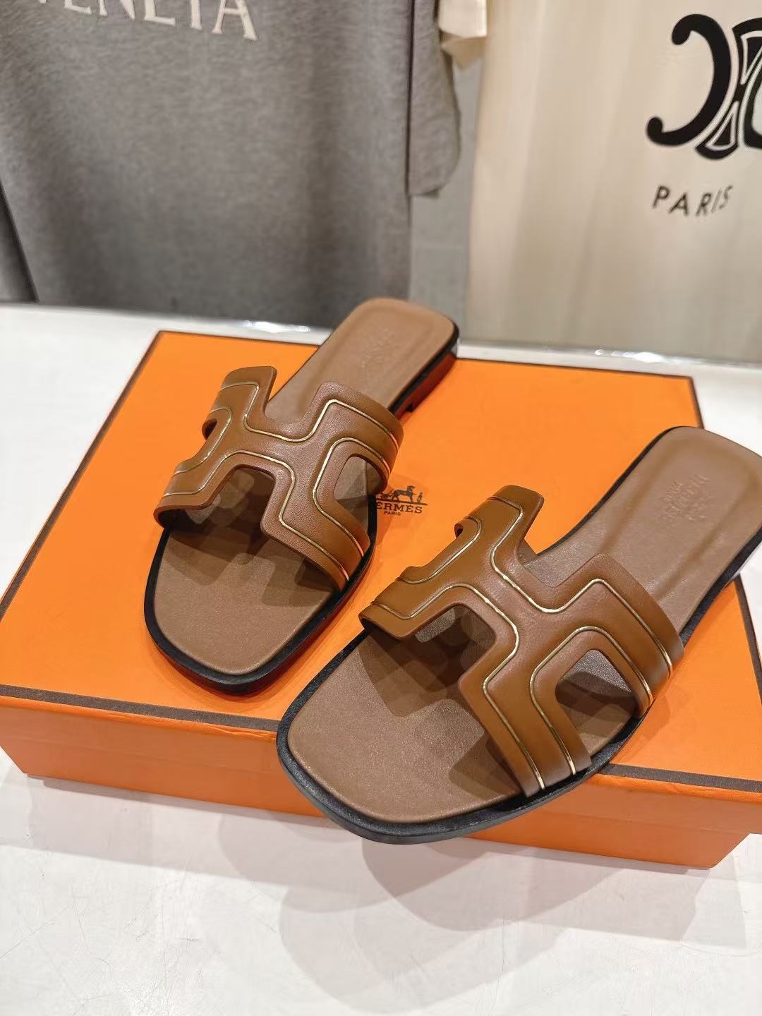 HERME5高品質なH型レザーフラットシューズ【50％割引+送料無料】