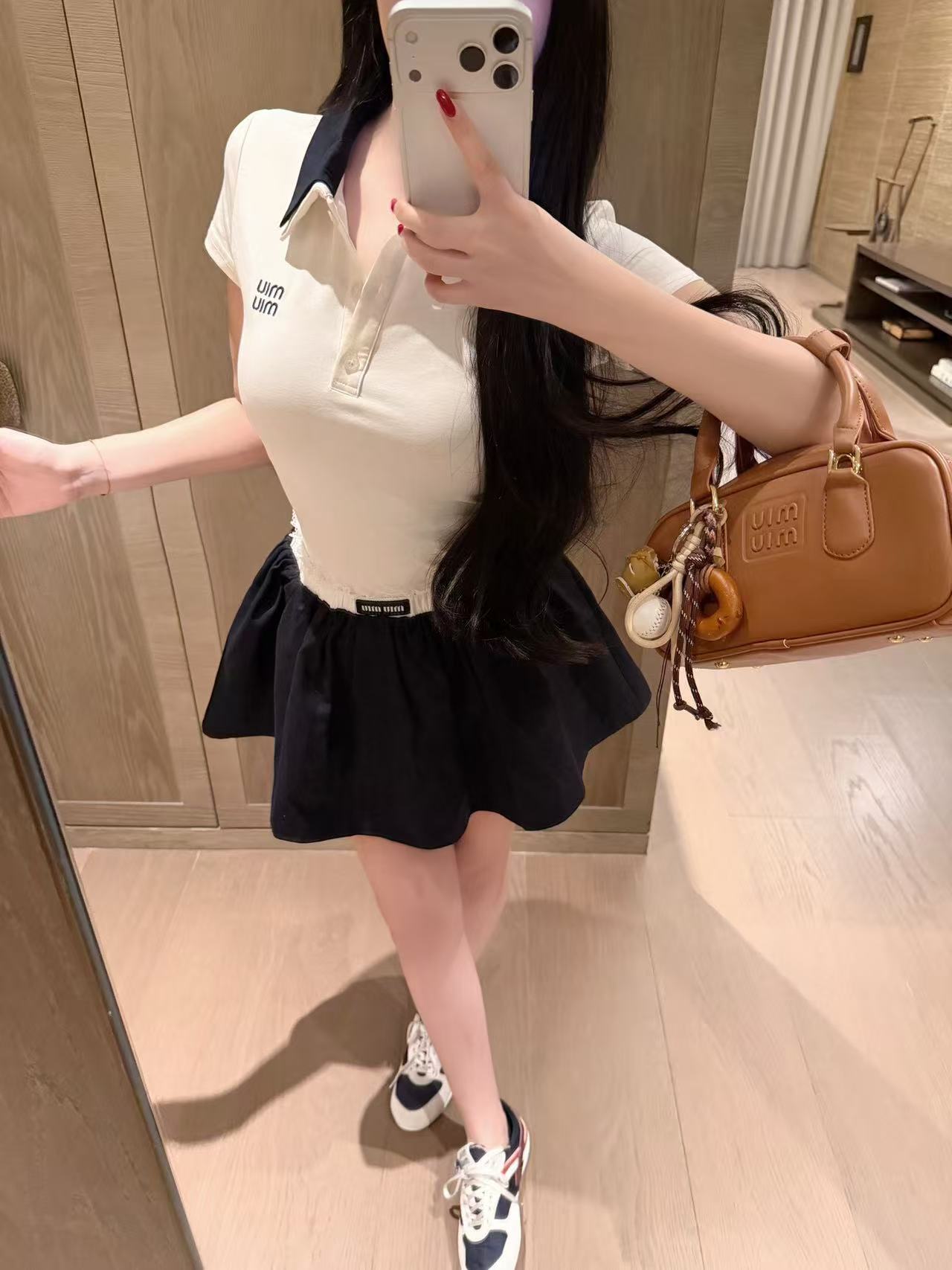 M1UM1U 刺繍ロゴ入りトップス＆スカート 2点セット【50％割引+送料無料】