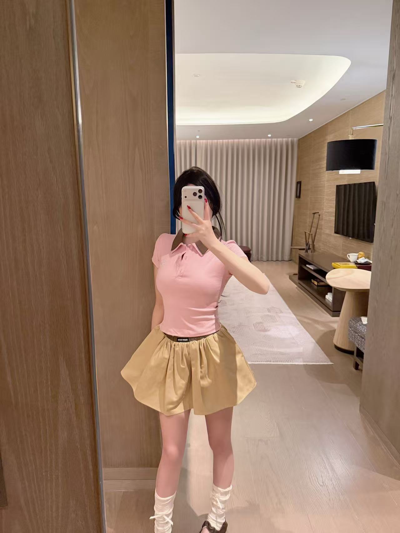 M1UM1U 刺繍ロゴ入りトップス＆スカート 2点セット【50％割引+送料無料】