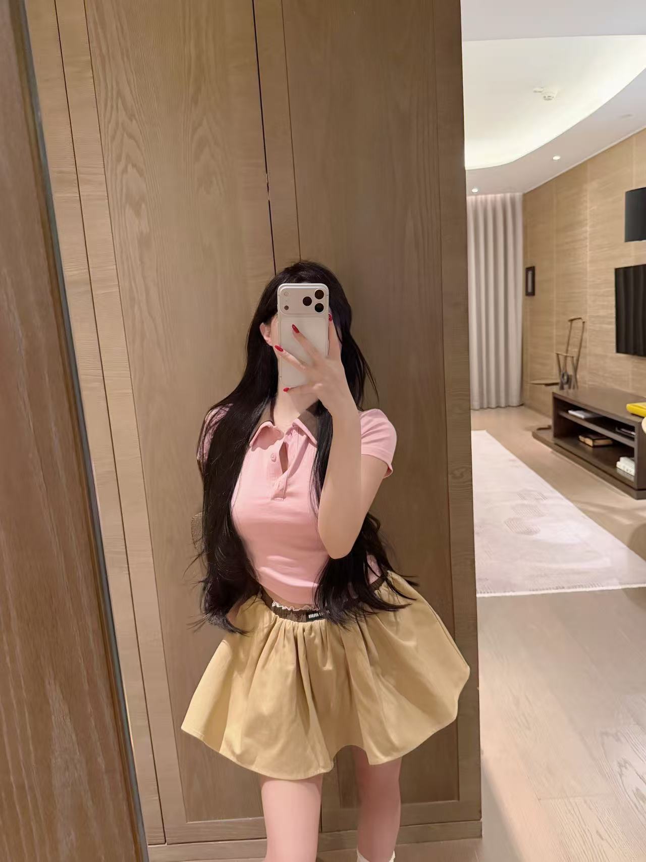 M1UM1U 刺繍ロゴ入りトップス＆スカート 2点セット【50％割引+送料無料】