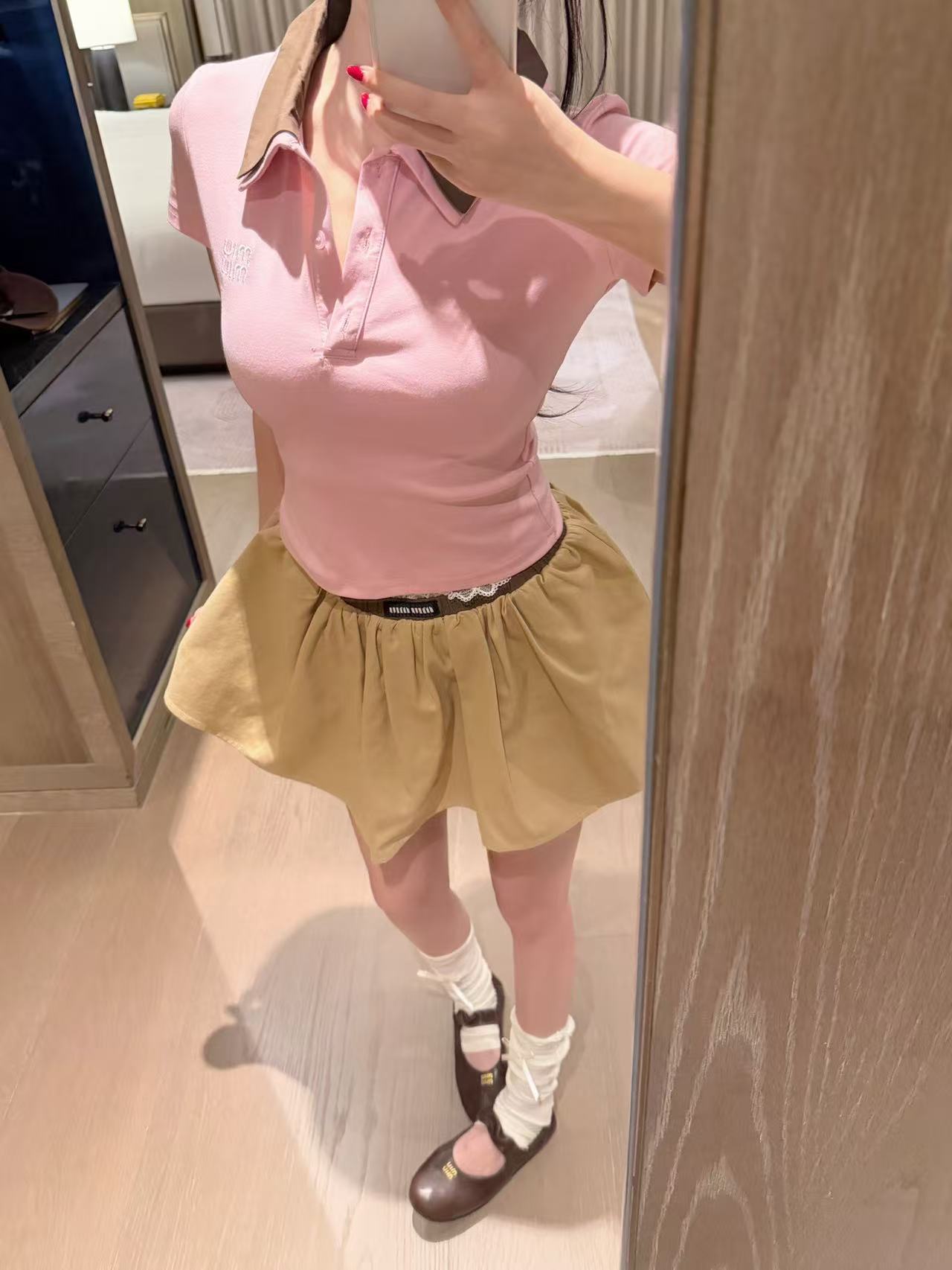 M1UM1U 刺繍ロゴ入りトップス＆スカート 2点セット【50％割引+送料無料】