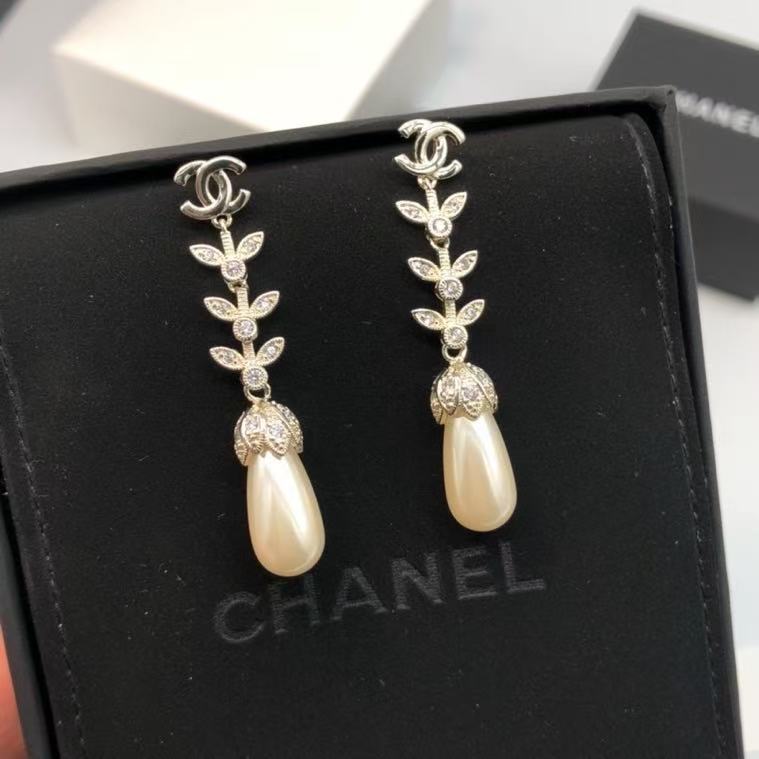 CHANE1 ダブルC ダイヤモンドスタッドピアス【50％割引+送料無料】