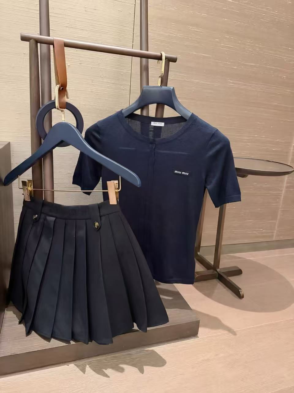 M1UM1U シンプルなTシャツ＋スカートのツーピースセット【50％割引+送料無料】