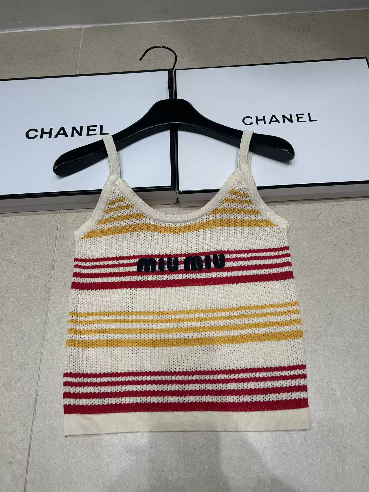 M1UM1U ストライプ柄カラフルウールベスト【50％割引+送料無料】