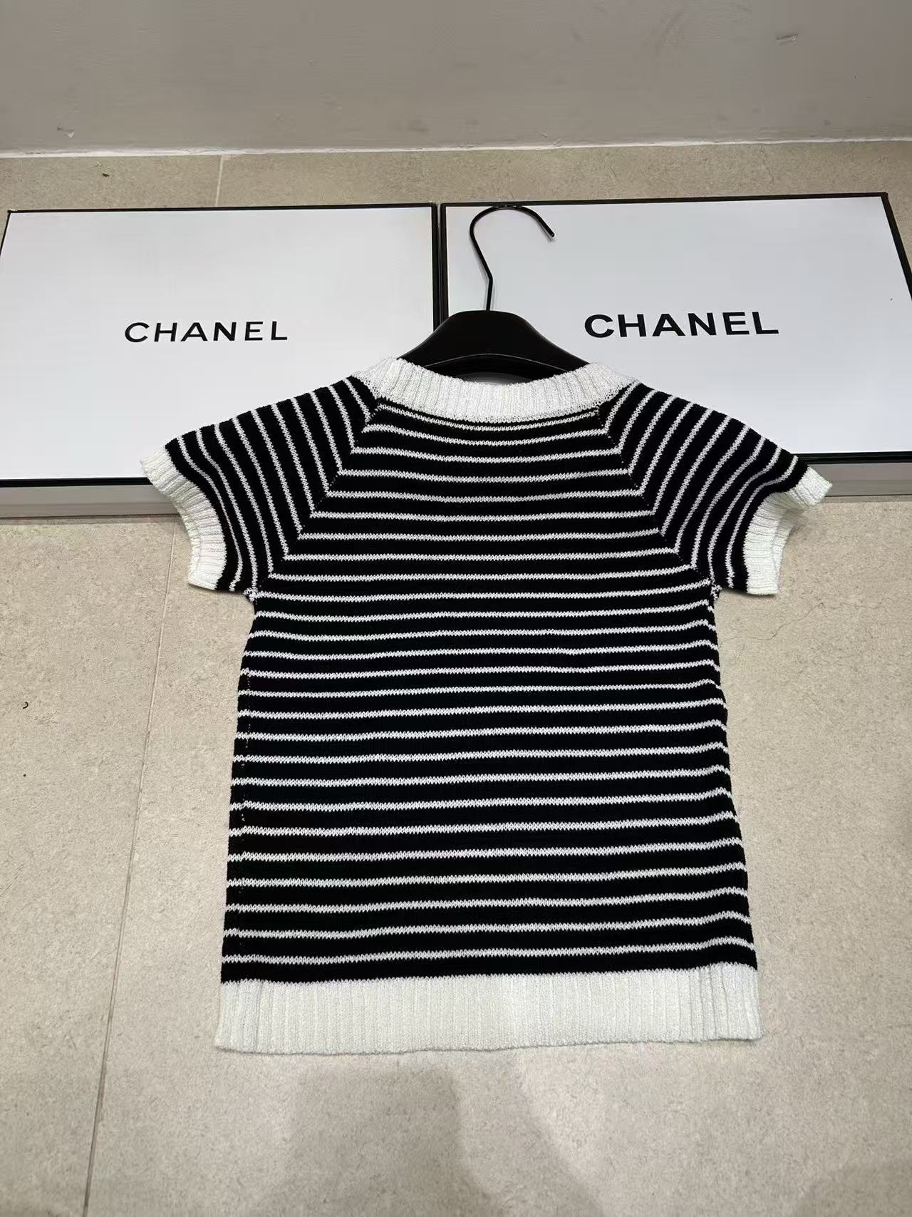 M1UM1U ストライプ柄ウールセーター【50％割引+送料無料】