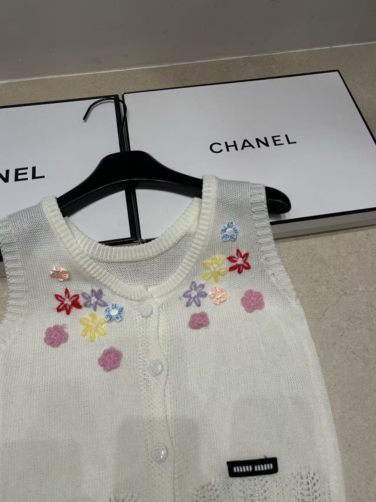 CHANE1 花柄ウールベスト【50％割引+送料無料】