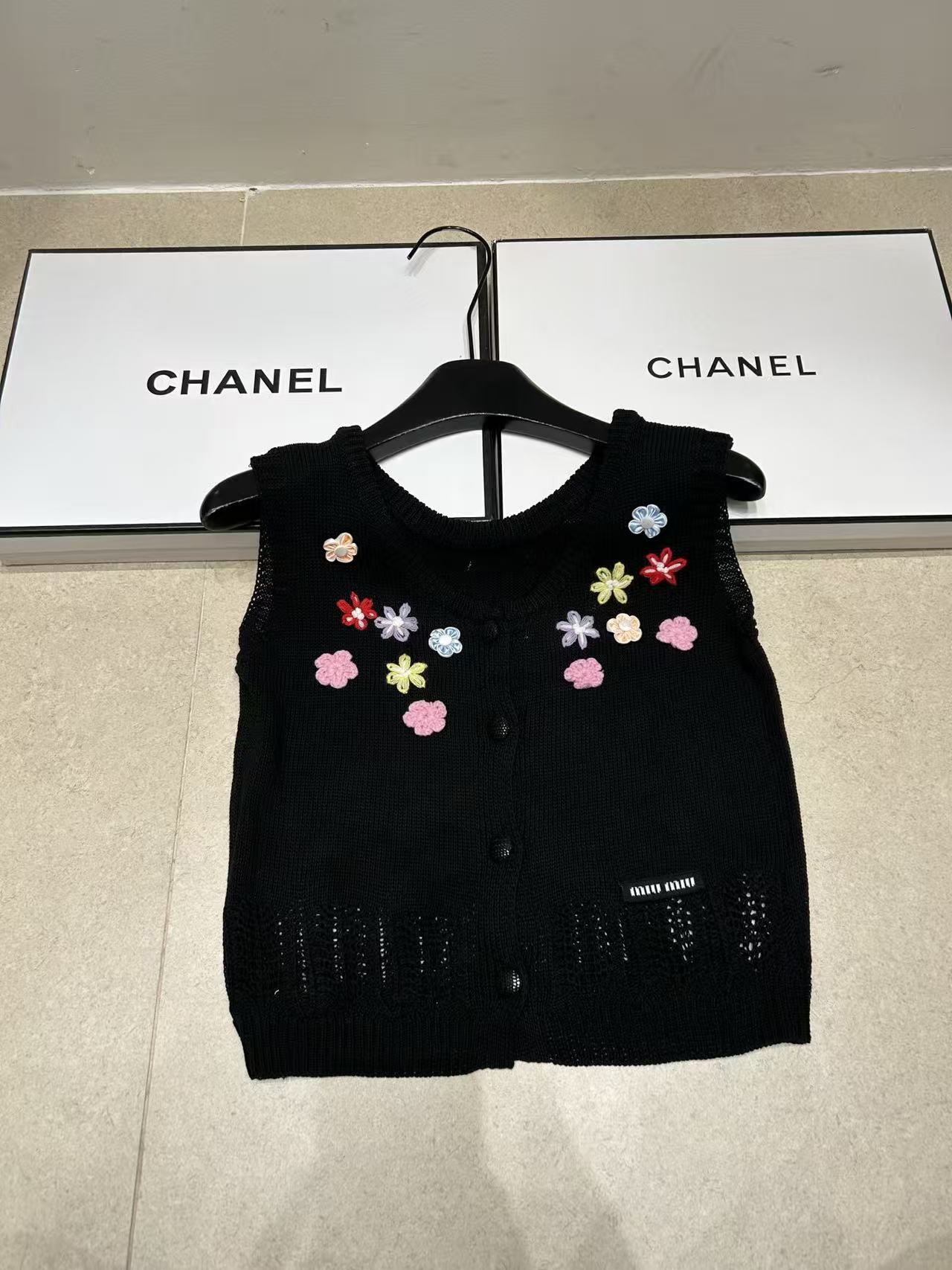CHANE1 花柄ウールベスト【50％割引+送料無料】