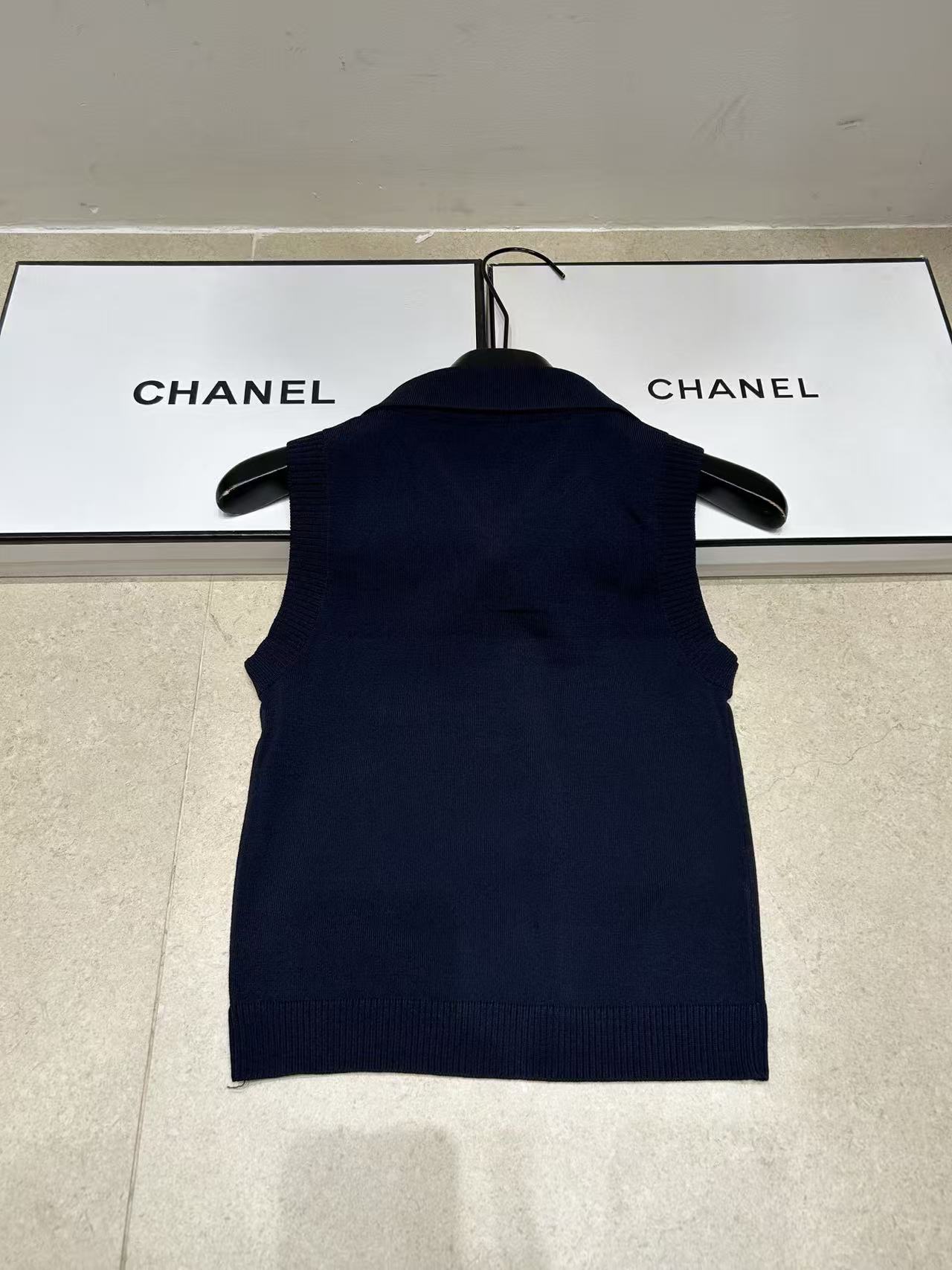 M1UM1U 襟付きウールベスト【50％割引+送料無料】