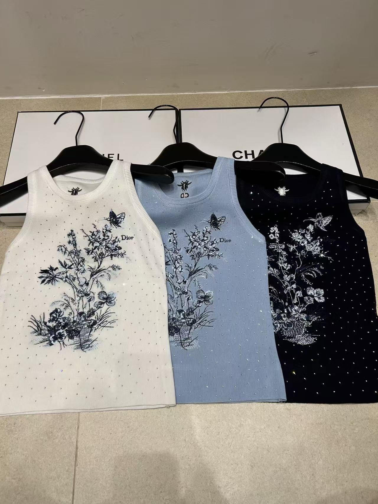 DI0Rラインストーン刺繍入りウールベスト【50％割引+送料無料】