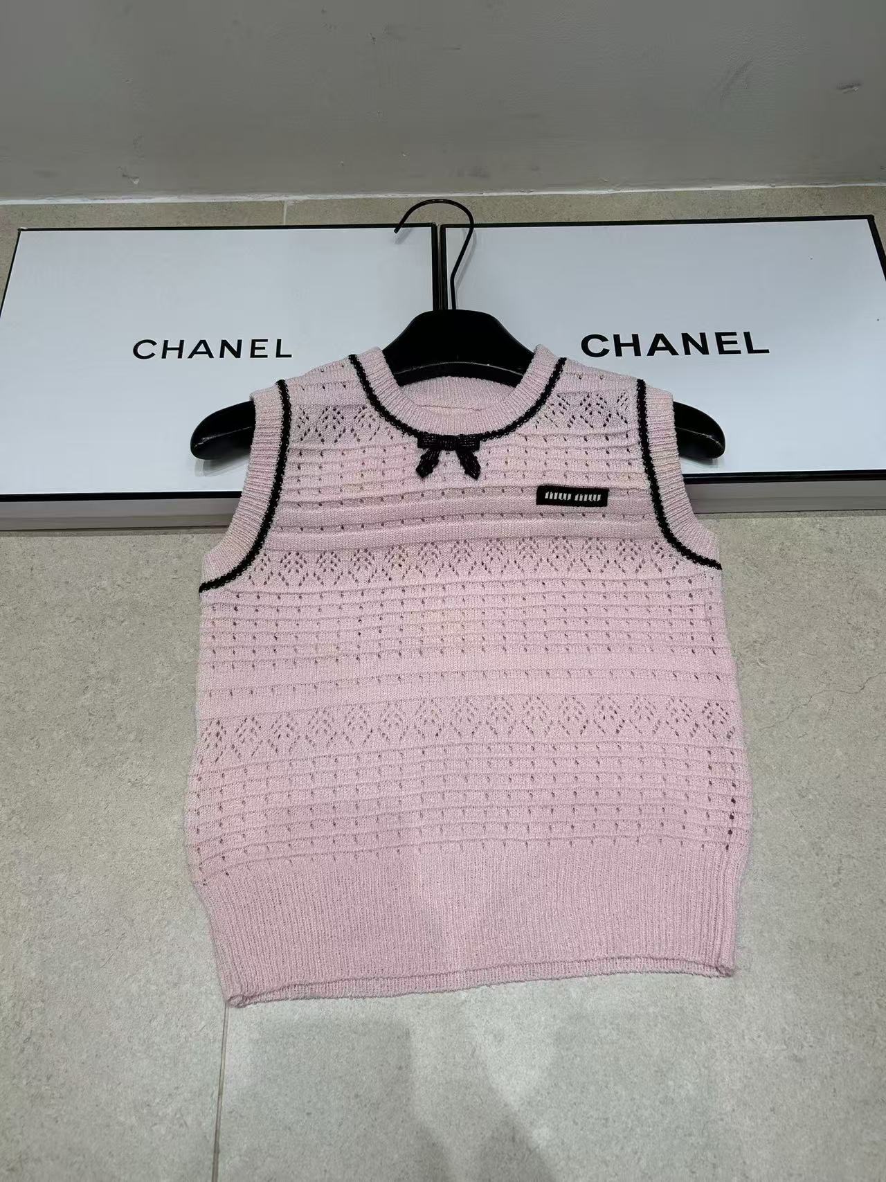 M1UM1U 蝶ネクタイ付きウールベスト【50％割引+送料無料】