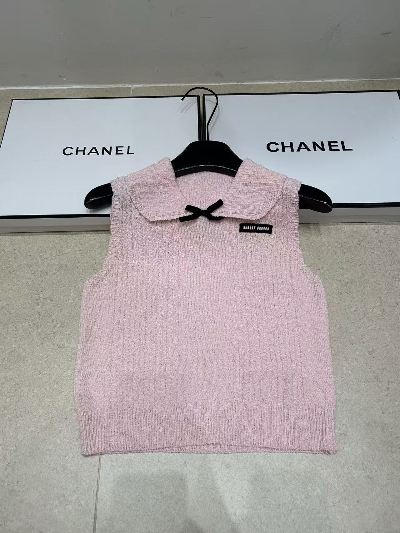 M1UM1U 蝶ネクタイ付きウールベスト【50％割引+送料無料】