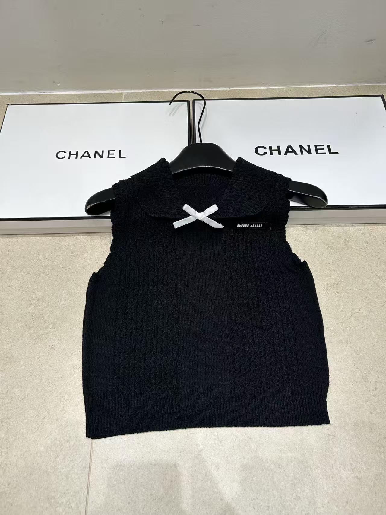 M1UM1U 蝶ネクタイ付きウールベスト【50％割引+送料無料】