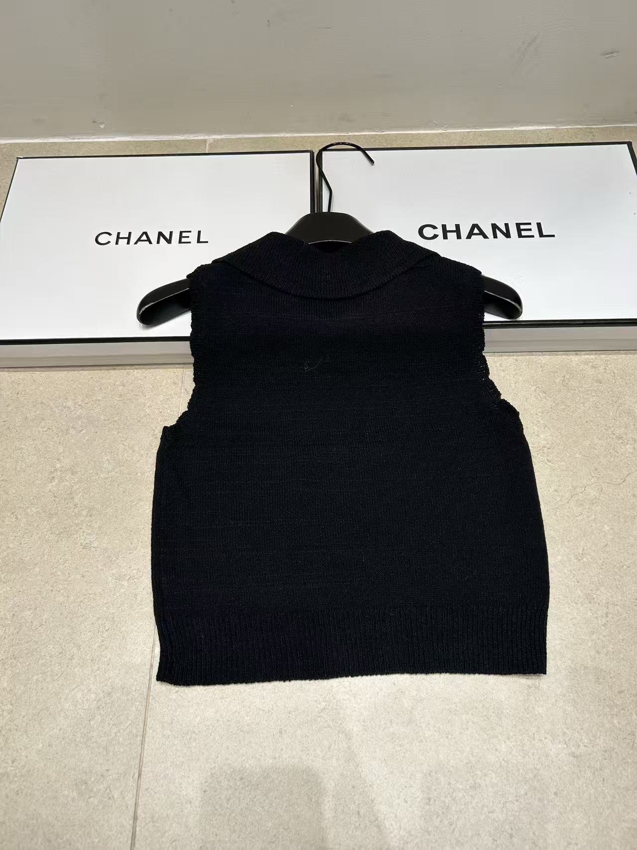 M1UM1U 蝶ネクタイ付きウールベスト【50％割引+送料無料】