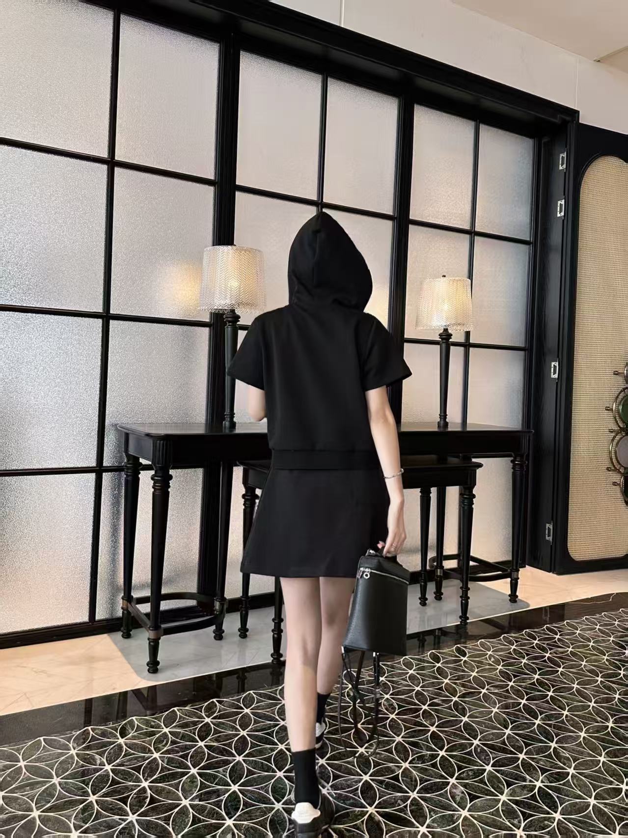 L0WEW パーカーとスカートのツーピースセット【50％割引+送料無料】