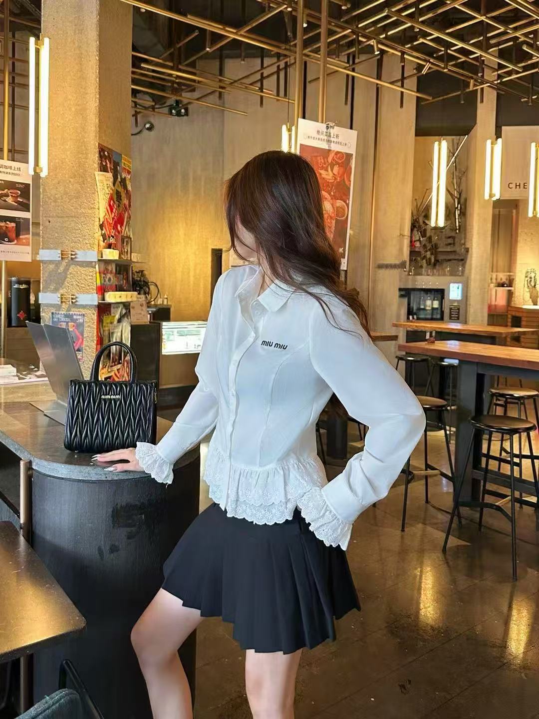 M1UM1U レーストリム裾の長袖ブラウス【50％割引+送料無料】