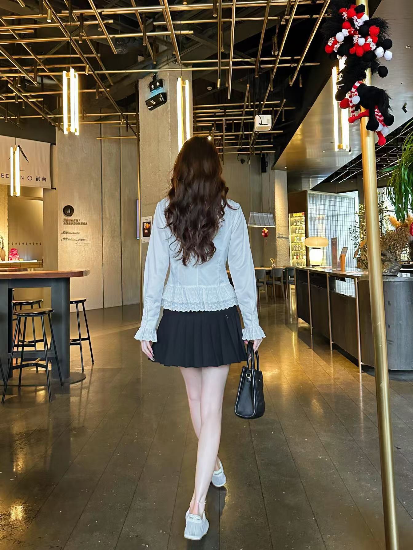 M1UM1U レーストリム裾の長袖ブラウス【50％割引+送料無料】