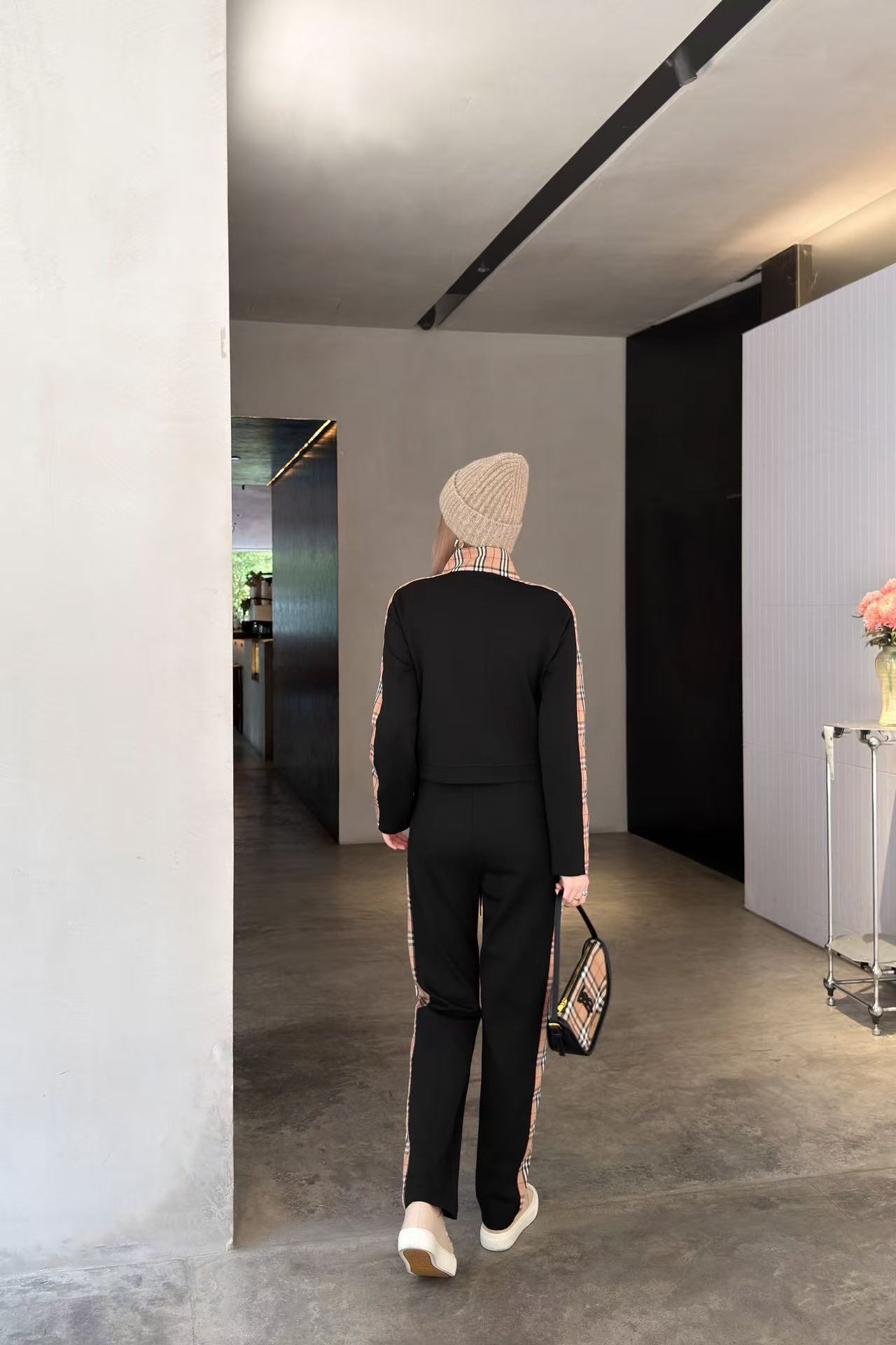 BUR8ERRY ウォーホース カジュアルスーツ【50％割引+送料無料】