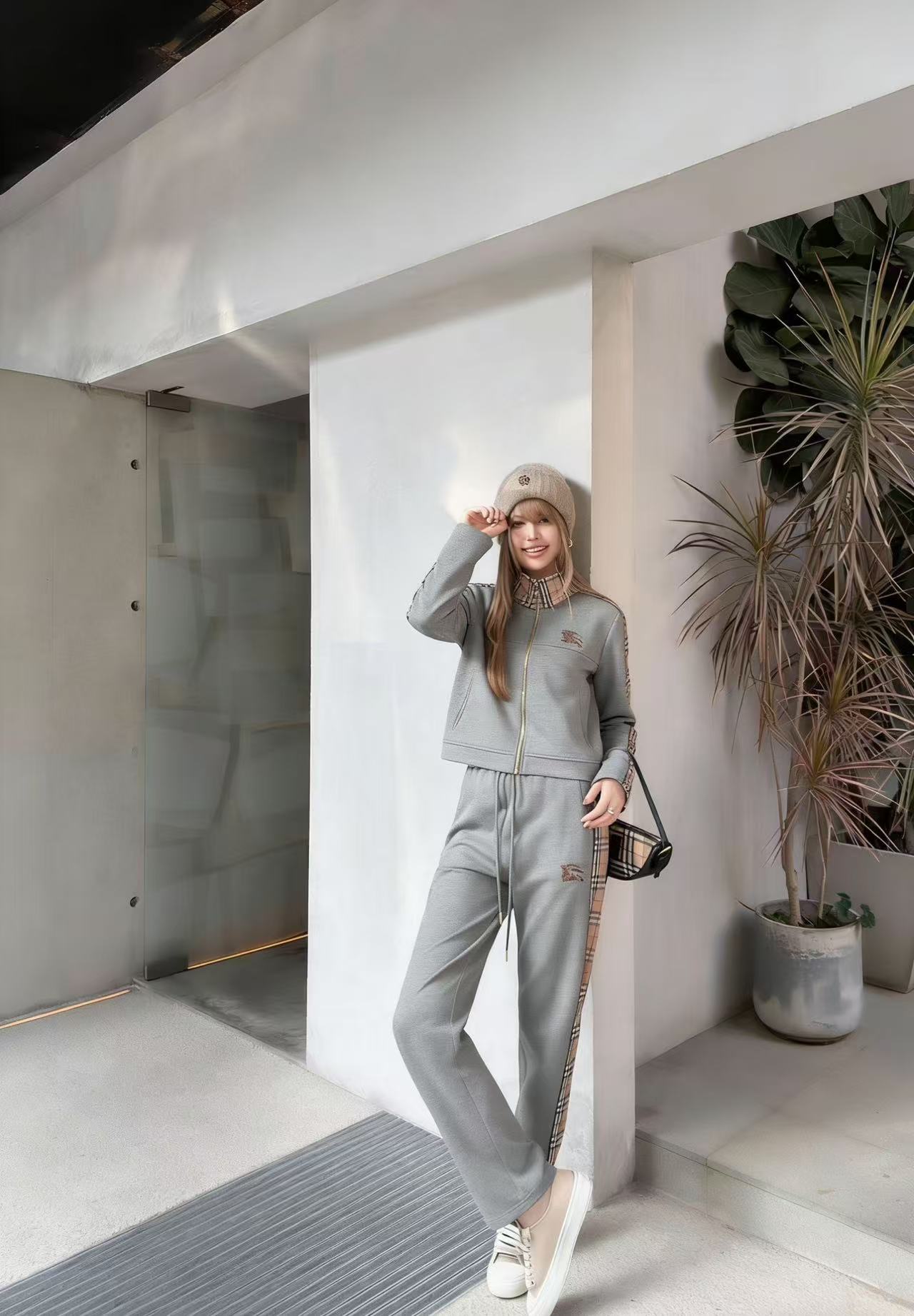 BUR8ERRY ウォーホース カジュアルスーツ【50％割引+送料無料】