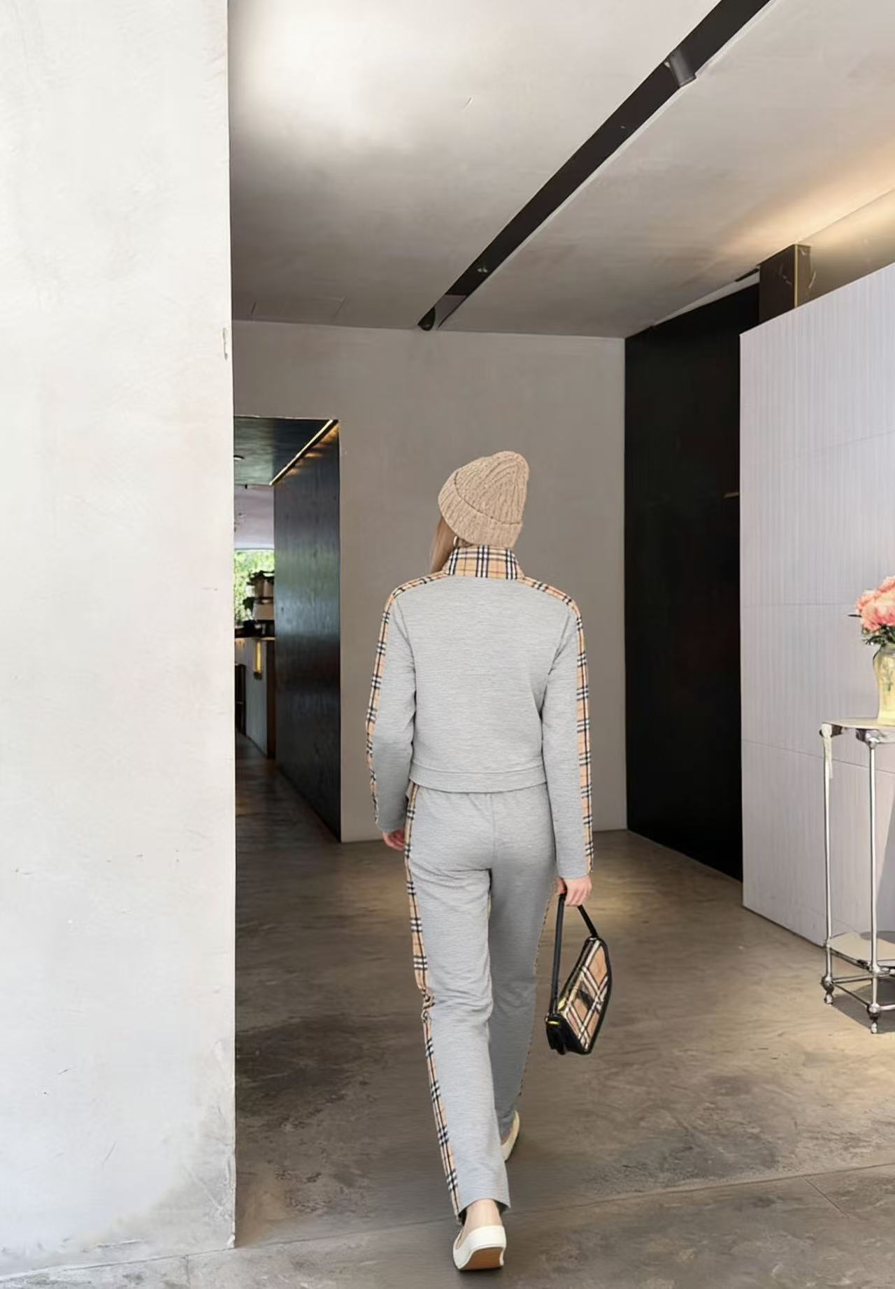 BUR8ERRY ウォーホース カジュアルスーツ【50％割引+送料無料】