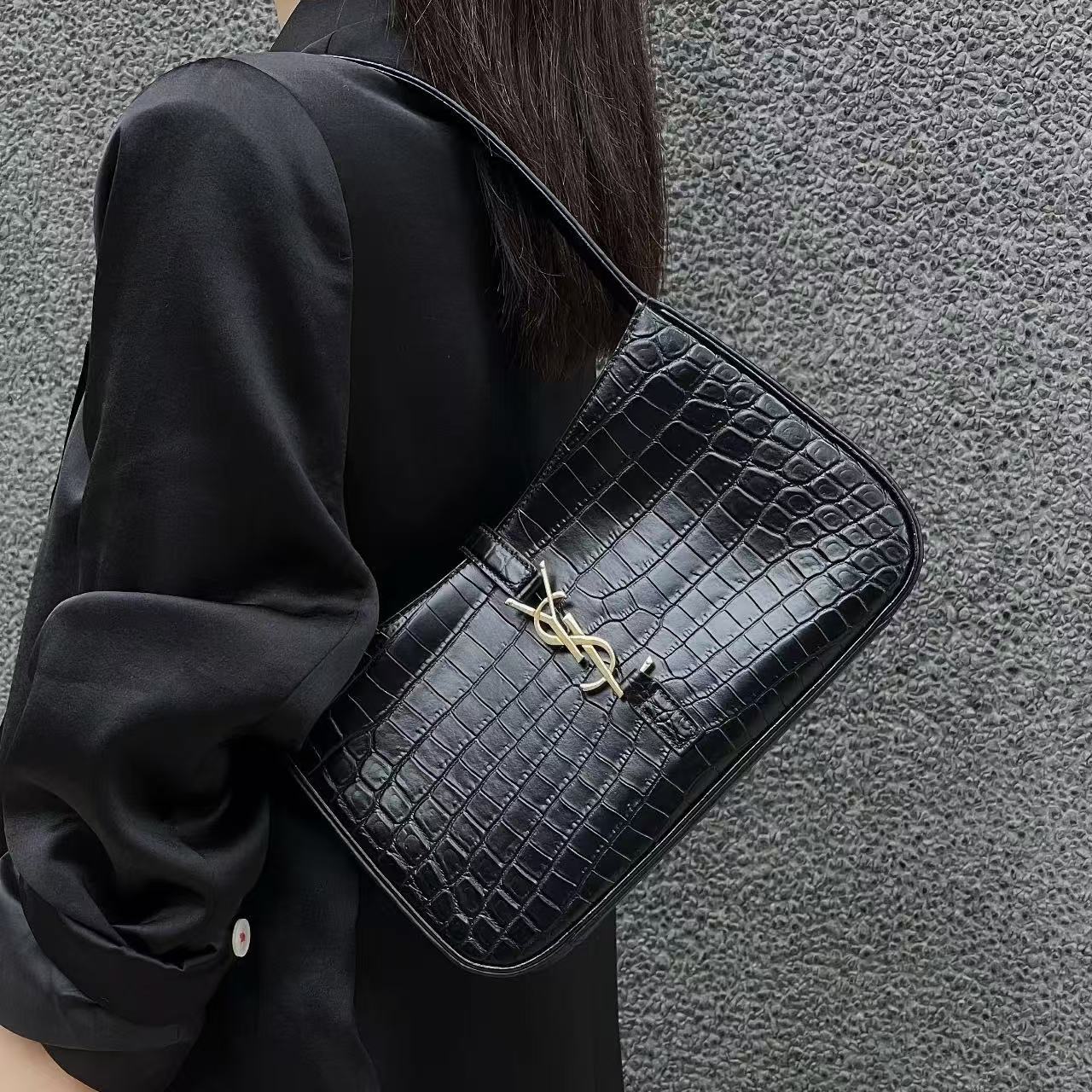 YSLクロコダイルスキンのアンダーアームバッグ【50％割引+送料無料】