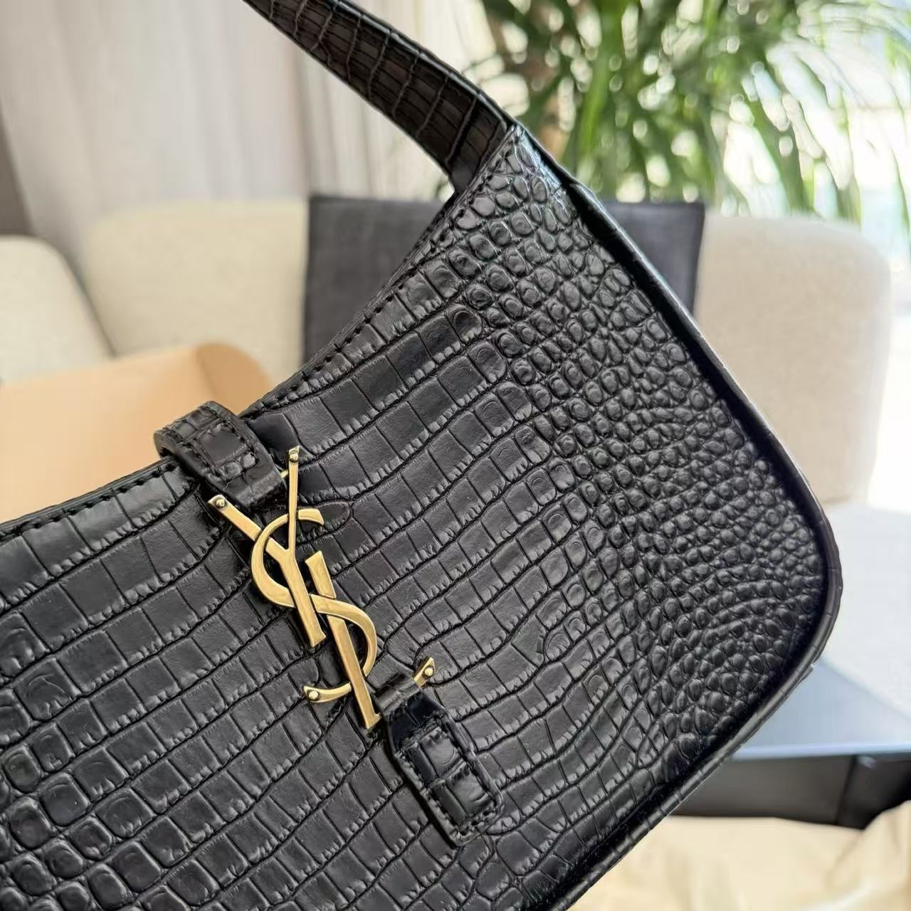 YSLクロコダイルスキンのアンダーアームバッグ【50％割引+送料無料】