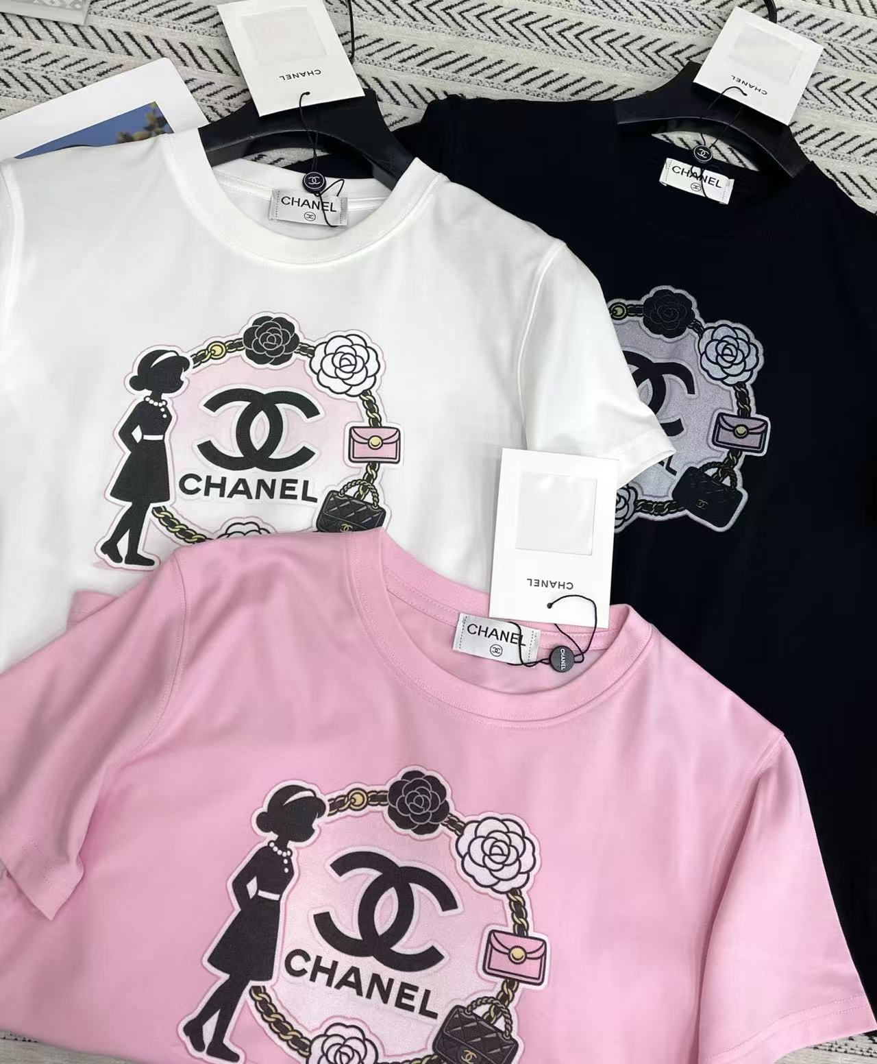 CHANE1 カメリアチェーンバッグ＆レターTシャツ【50％割引+送料無料】