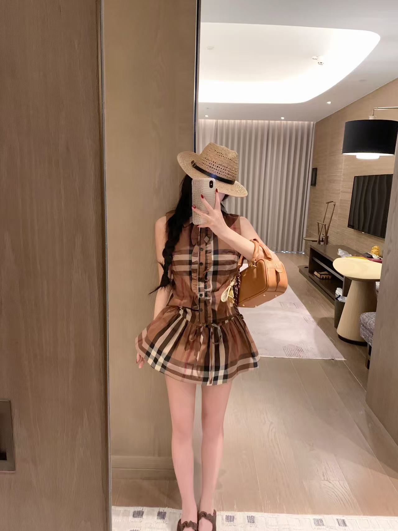 BUR8ERRYフリル付きベスト＋スカート ツーピースセット【50％割引+送料無料】