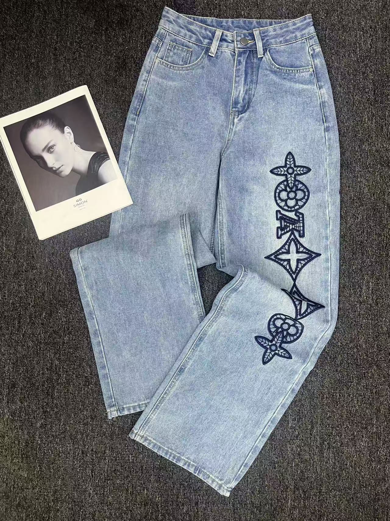 LV四つ葉のクローバーの刺繍入りジーンズ【50％割引+送料無料】