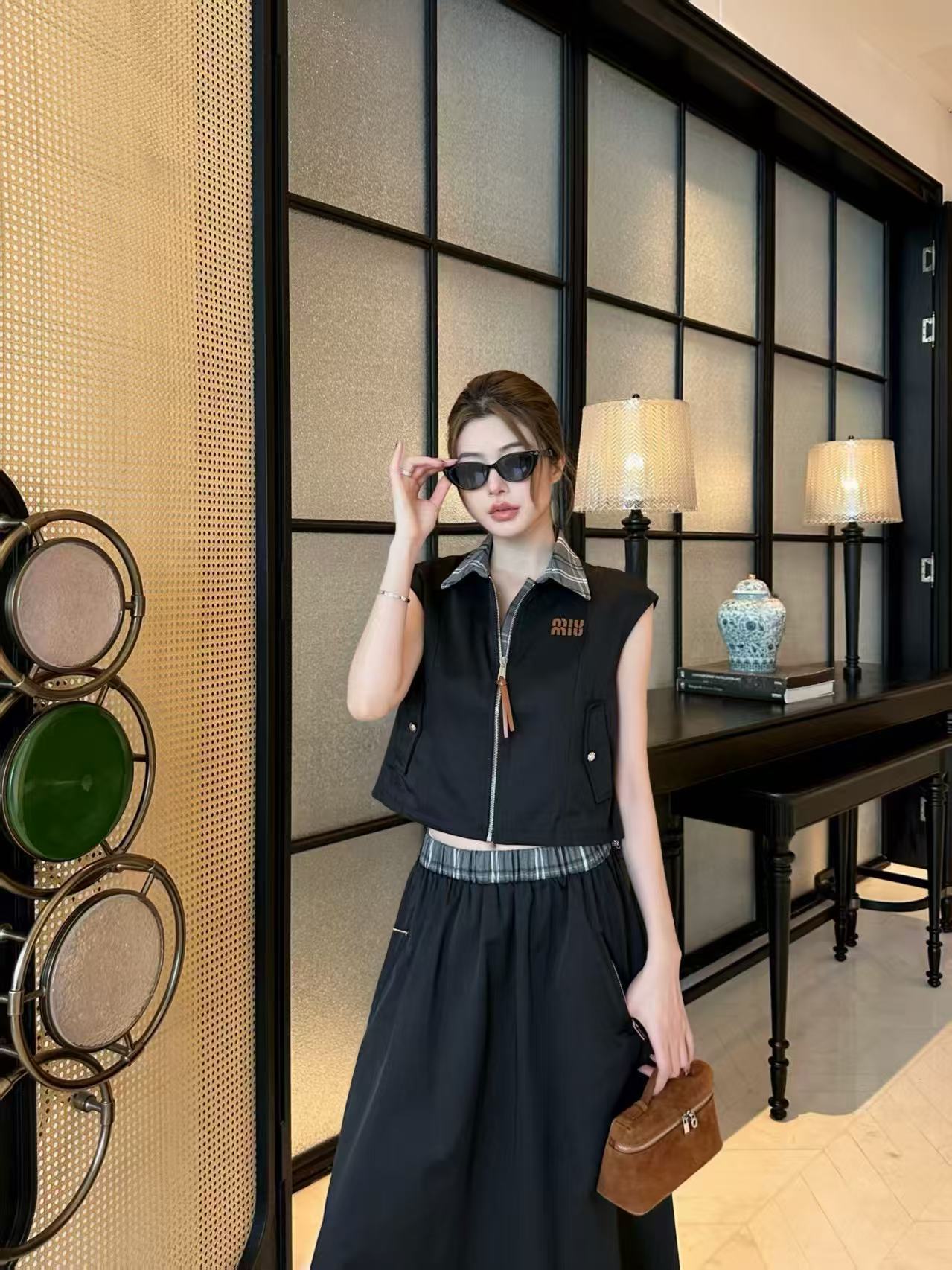 M1UM1U ジップアップベスト＋スカート 2点セット【50％割引+送料無料】