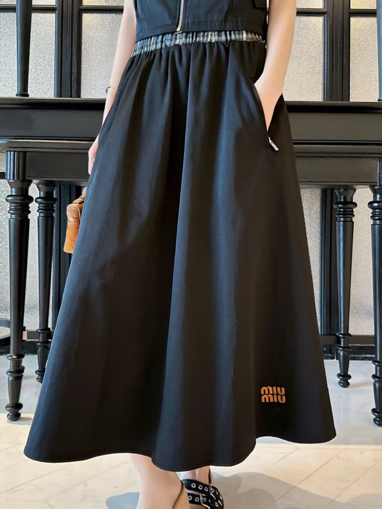 M1UM1U ジップアップベスト＋スカート 2点セット【50％割引+送料無料】