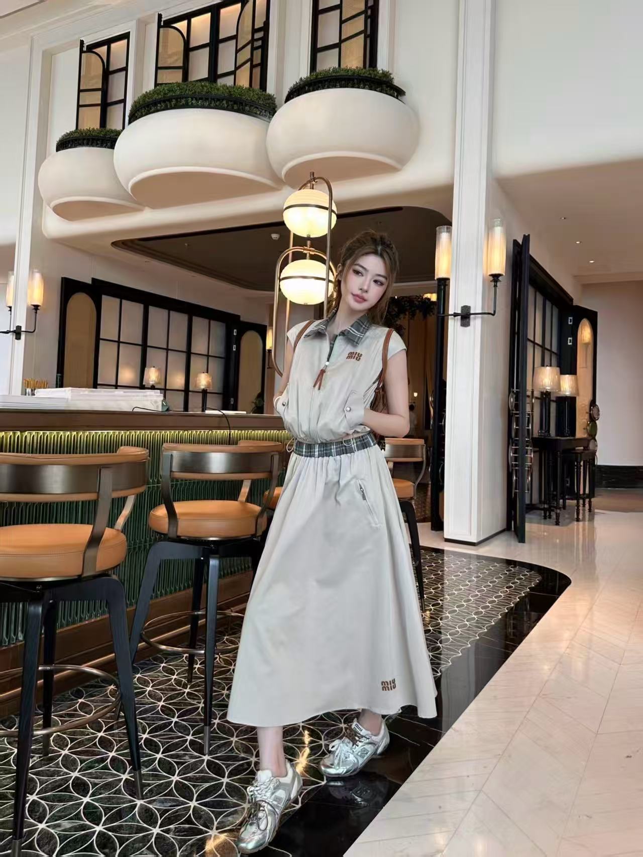 M1UM1U ジップアップベスト＋スカート 2点セット【50％割引+送料無料】