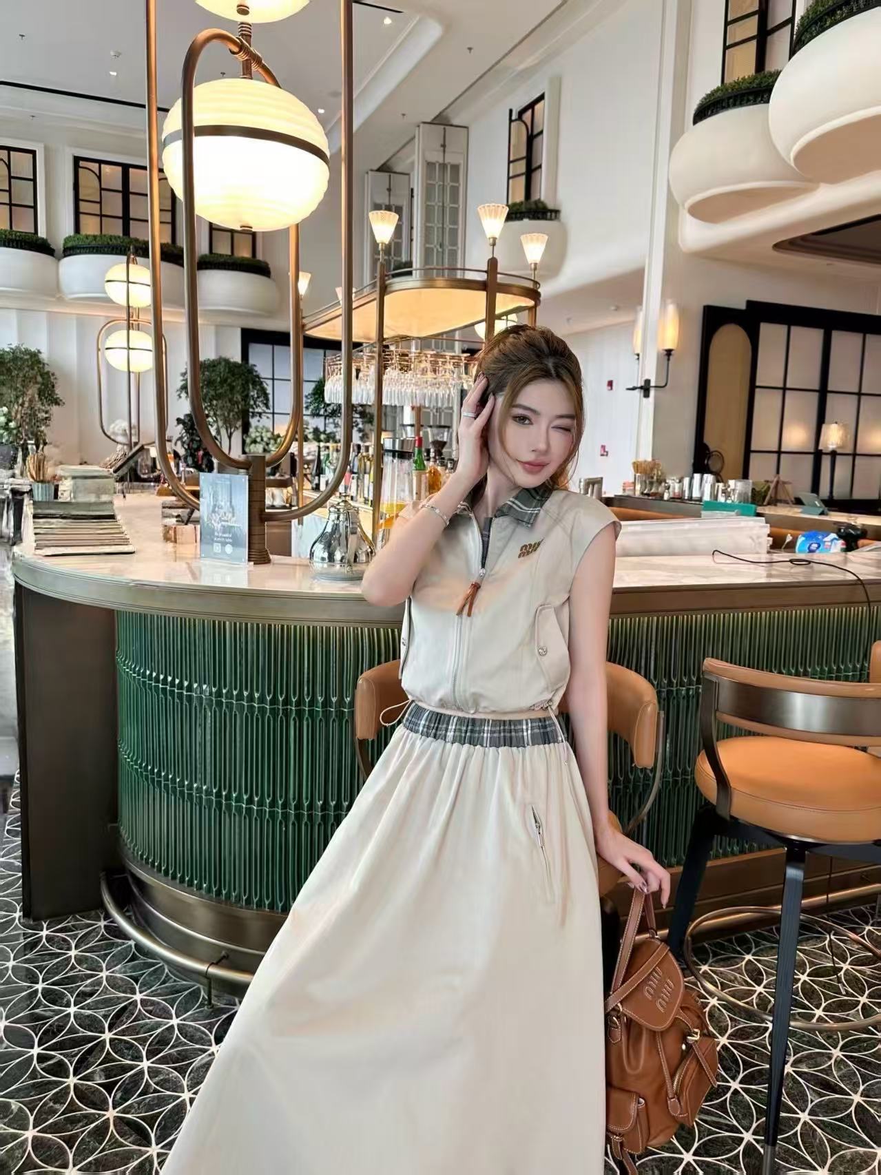 M1UM1U ジップアップベスト＋スカート 2点セット【50％割引+送料無料】