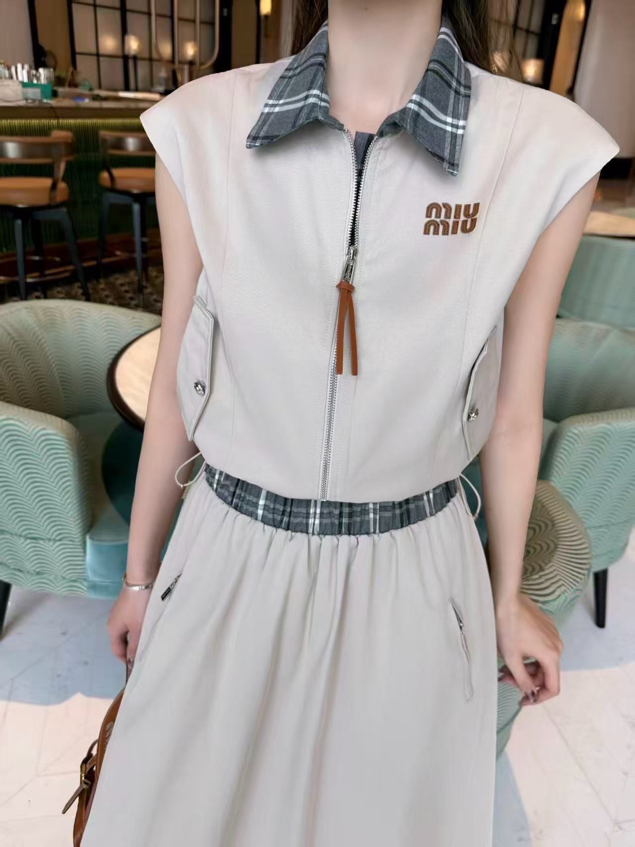 M1UM1U ジップアップベスト＋スカート 2点セット【50％割引+送料無料】